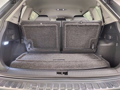 2023 Volkswagen Tiguan SE w/3rd Row Seat