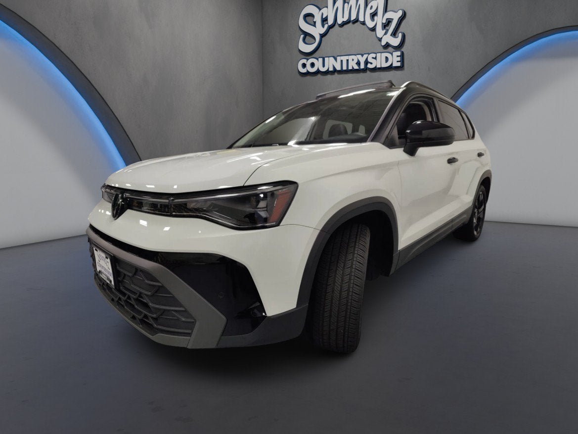 2025 Volkswagen Taos SE Black Edition w/Sunroof