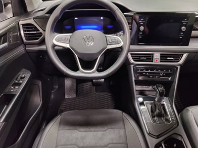 2025 Volkswagen Taos SE Black Edition w/Sunroof