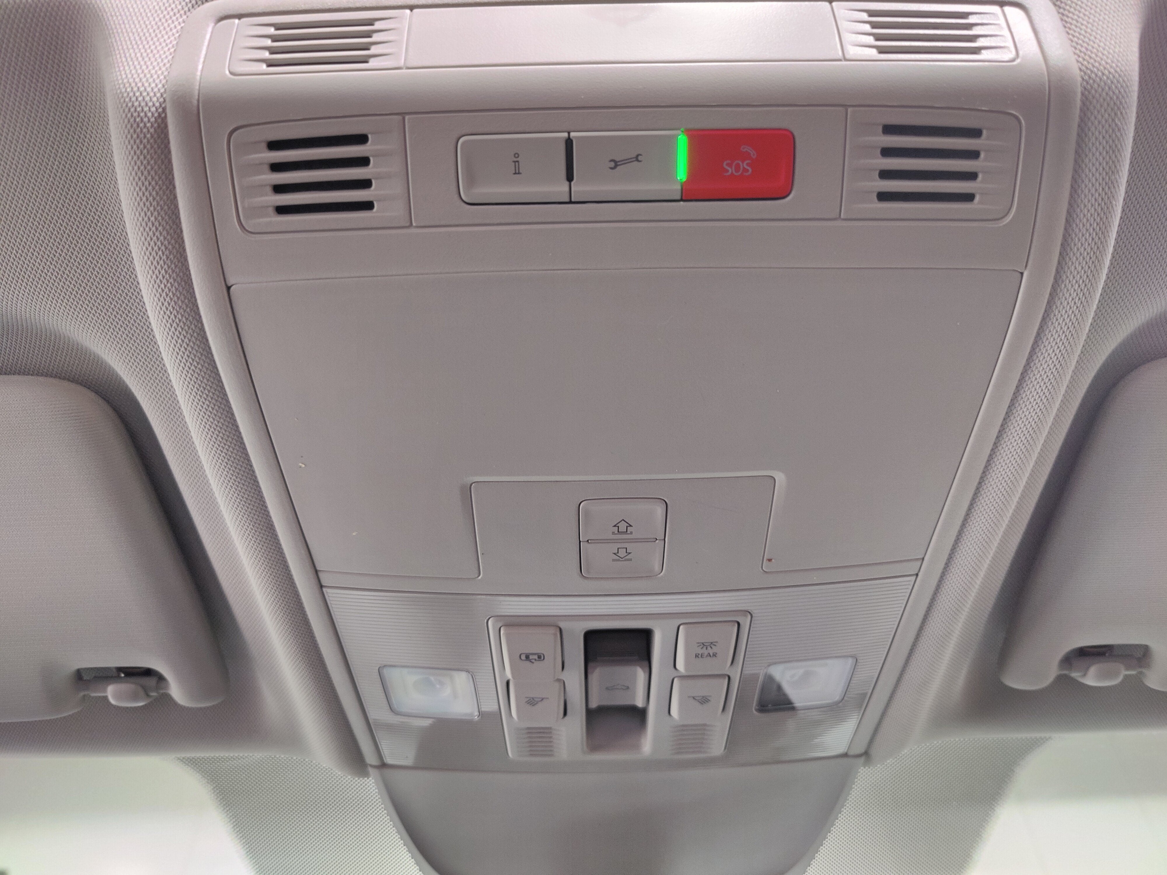 2025 Volkswagen Taos SE Black Edition w/Sunroof