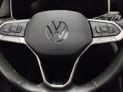 2025 Volkswagen Taos SE Black Edition w/Sunroof