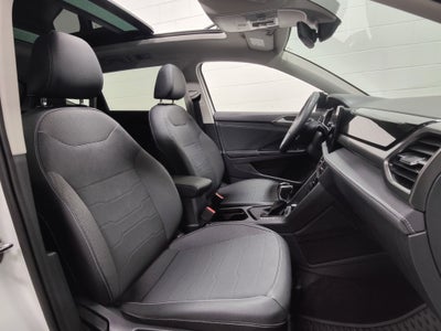 2025 Volkswagen Taos SE Black Edition w/Sunroof