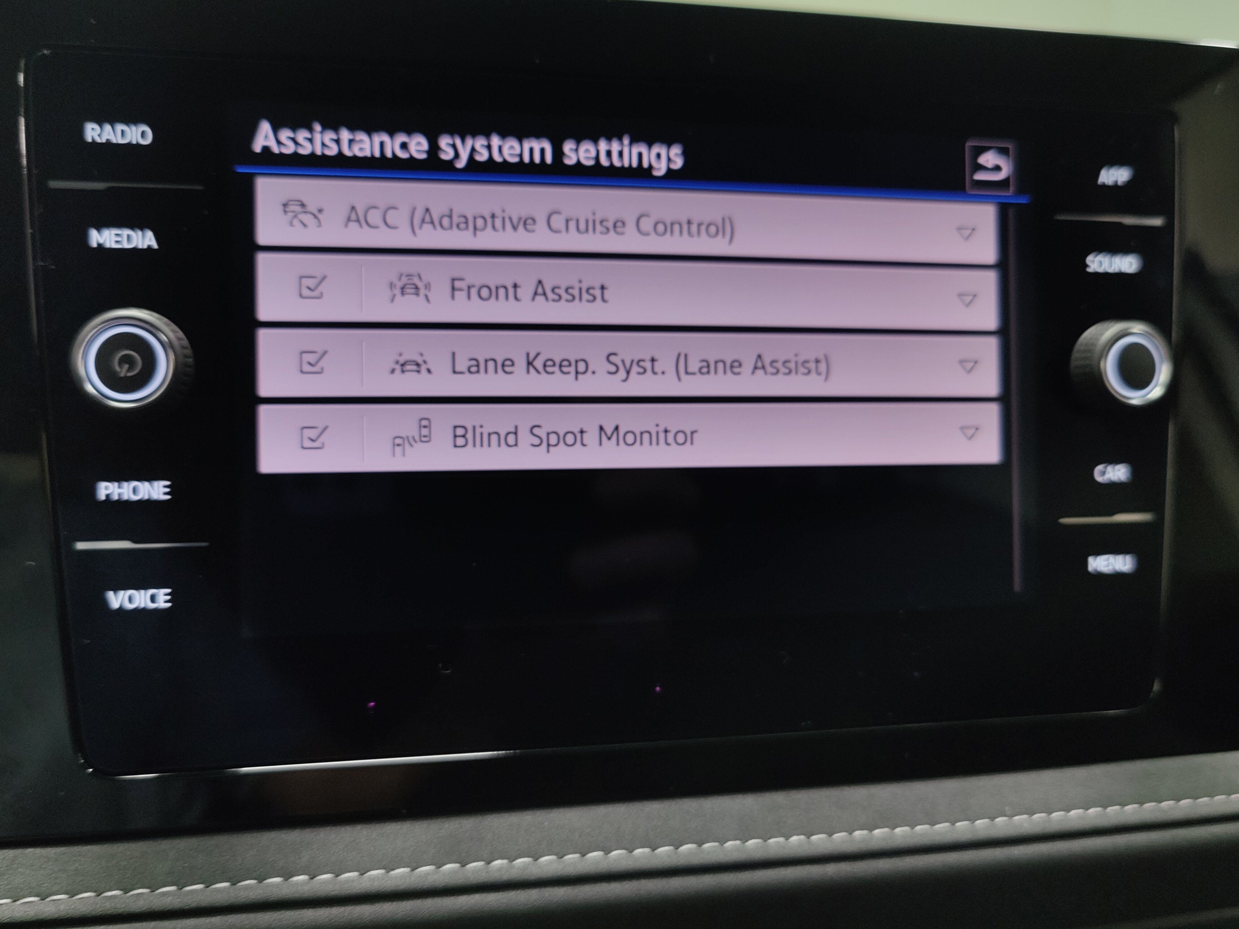 2025 Volkswagen Taos SE Black Edition w/Sunroof