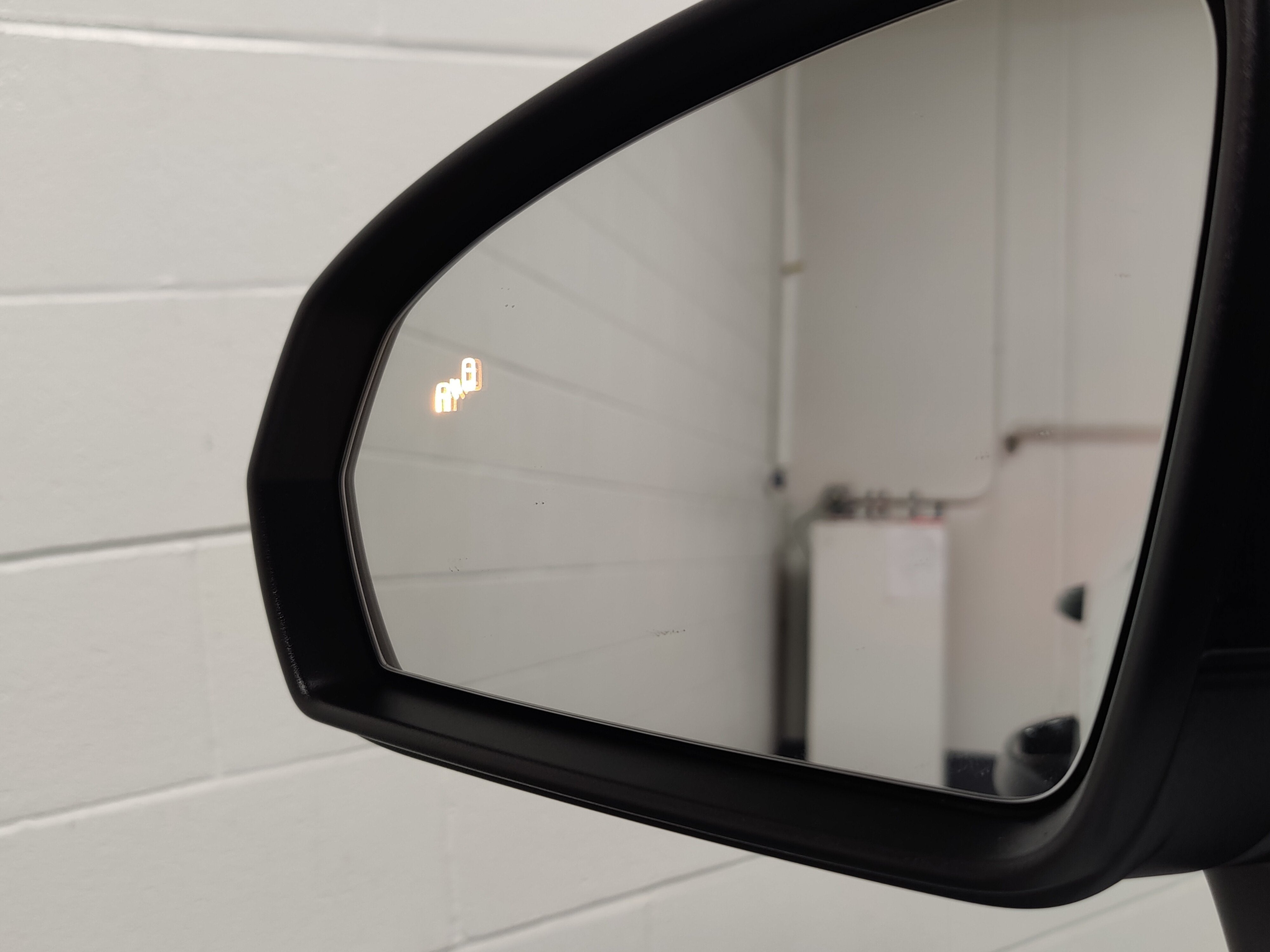 2025 Volkswagen Taos SE Black Edition w/Sunroof