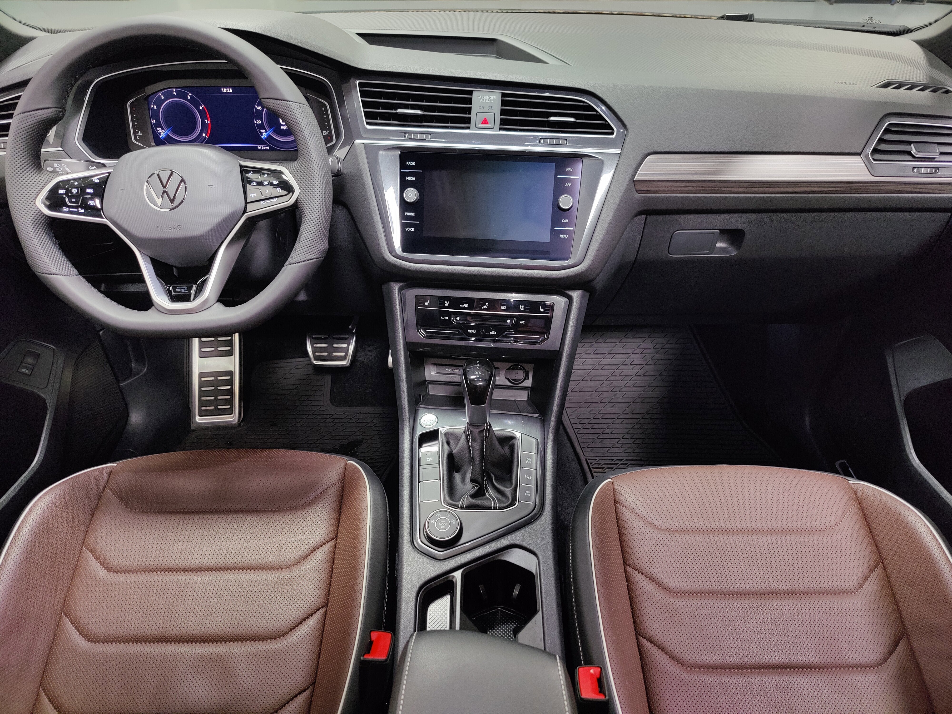 2024 Volkswagen Tiguan SEL R-Line AWD w/Sunroof/Nav