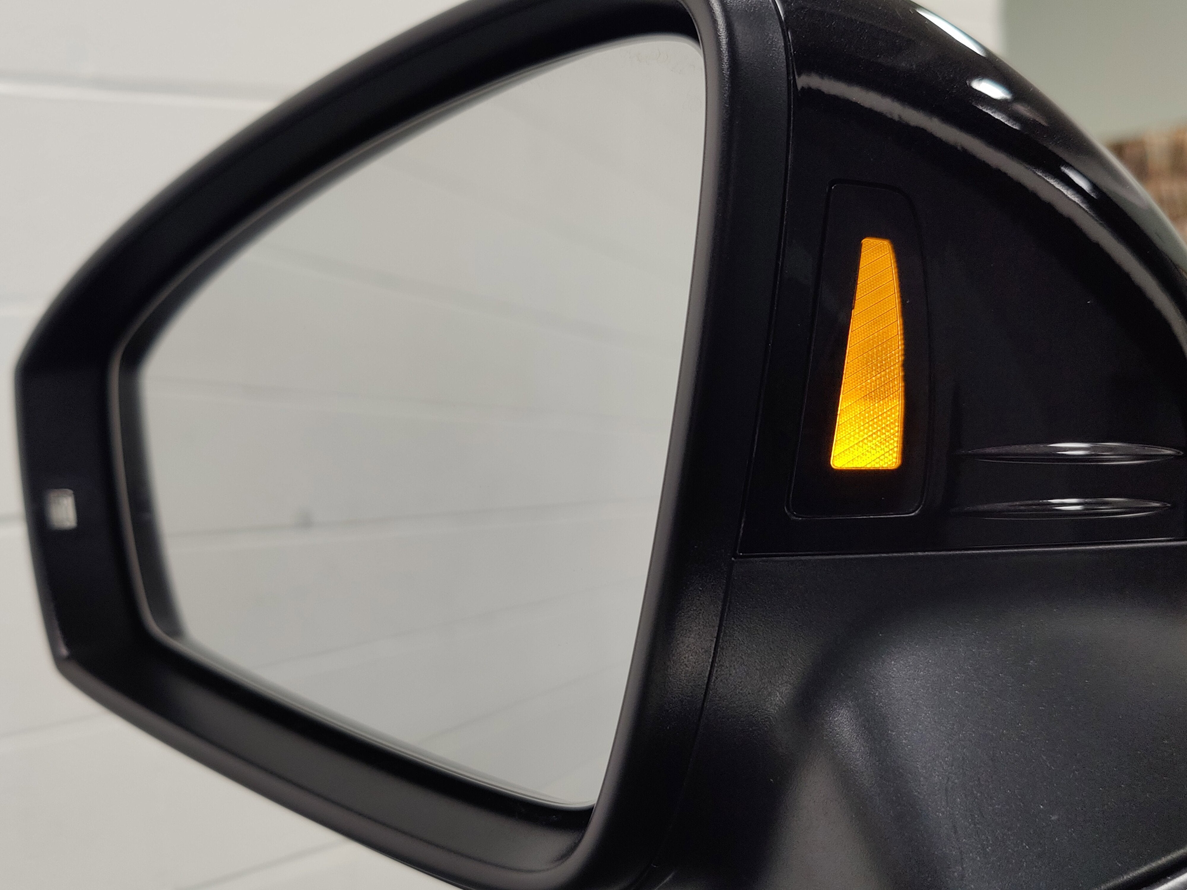 2024 Volkswagen Tiguan SEL R-Line AWD w/Sunroof/Nav