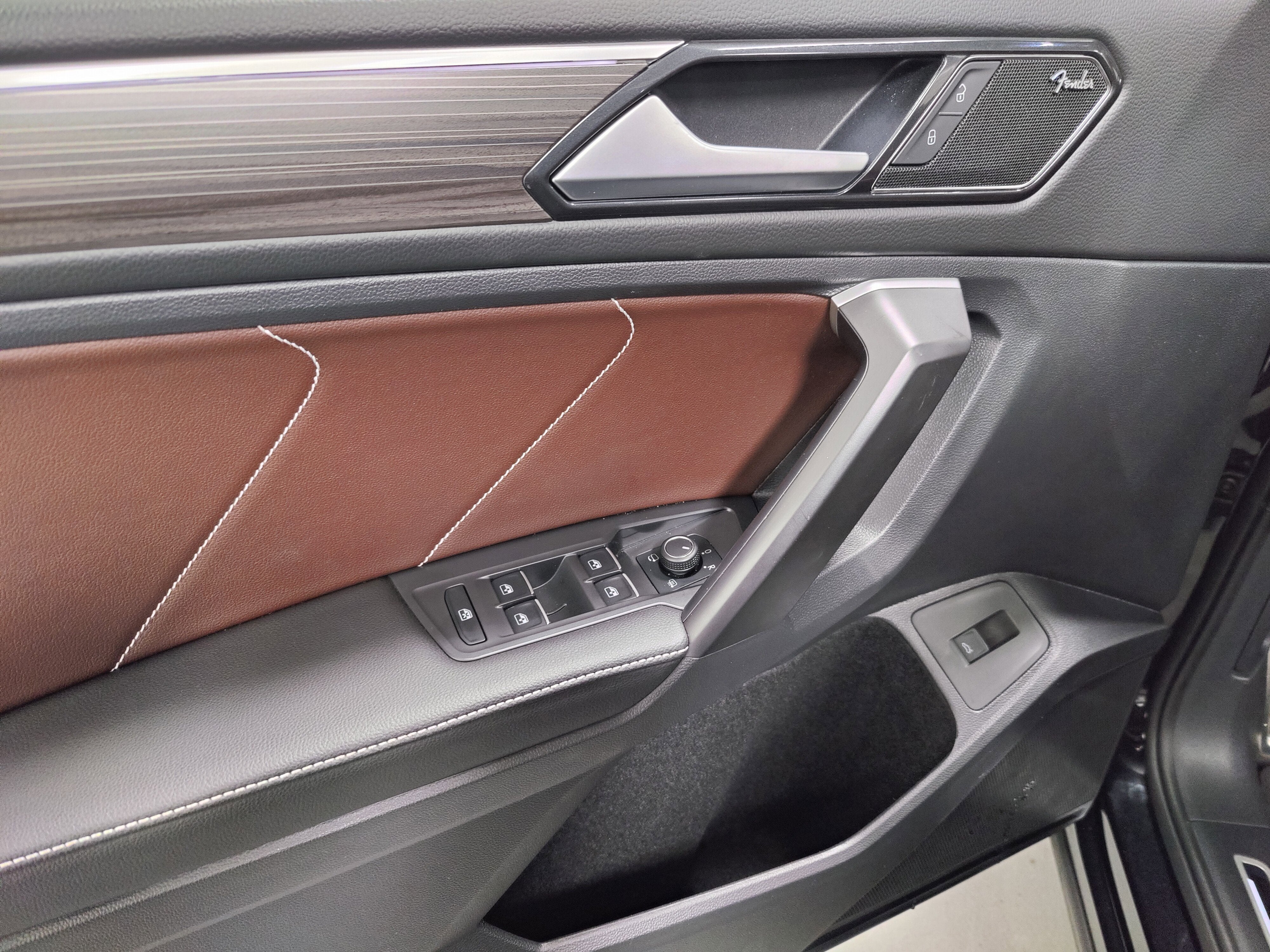 2024 Volkswagen Tiguan SEL R-Line AWD w/Sunroof/Nav