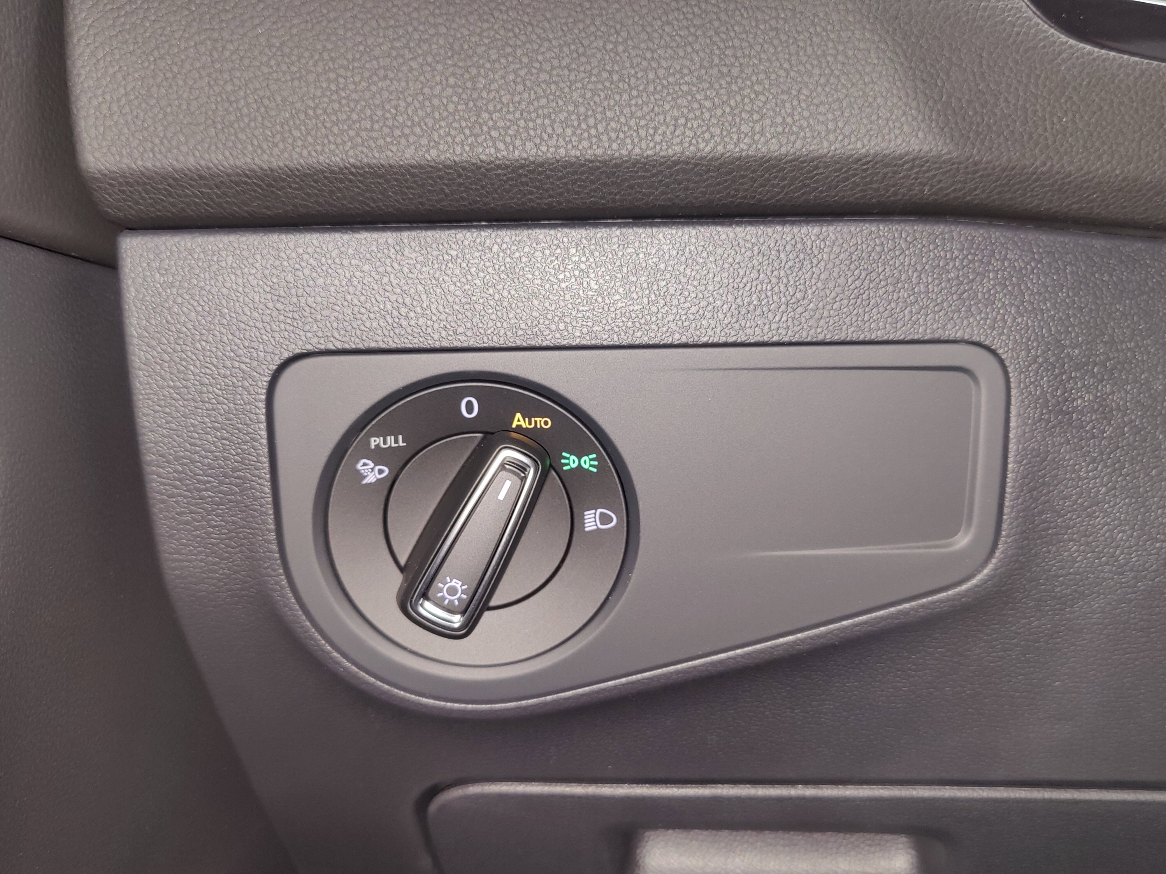 2024 Volkswagen Tiguan SEL R-Line AWD w/Sunroof/Nav