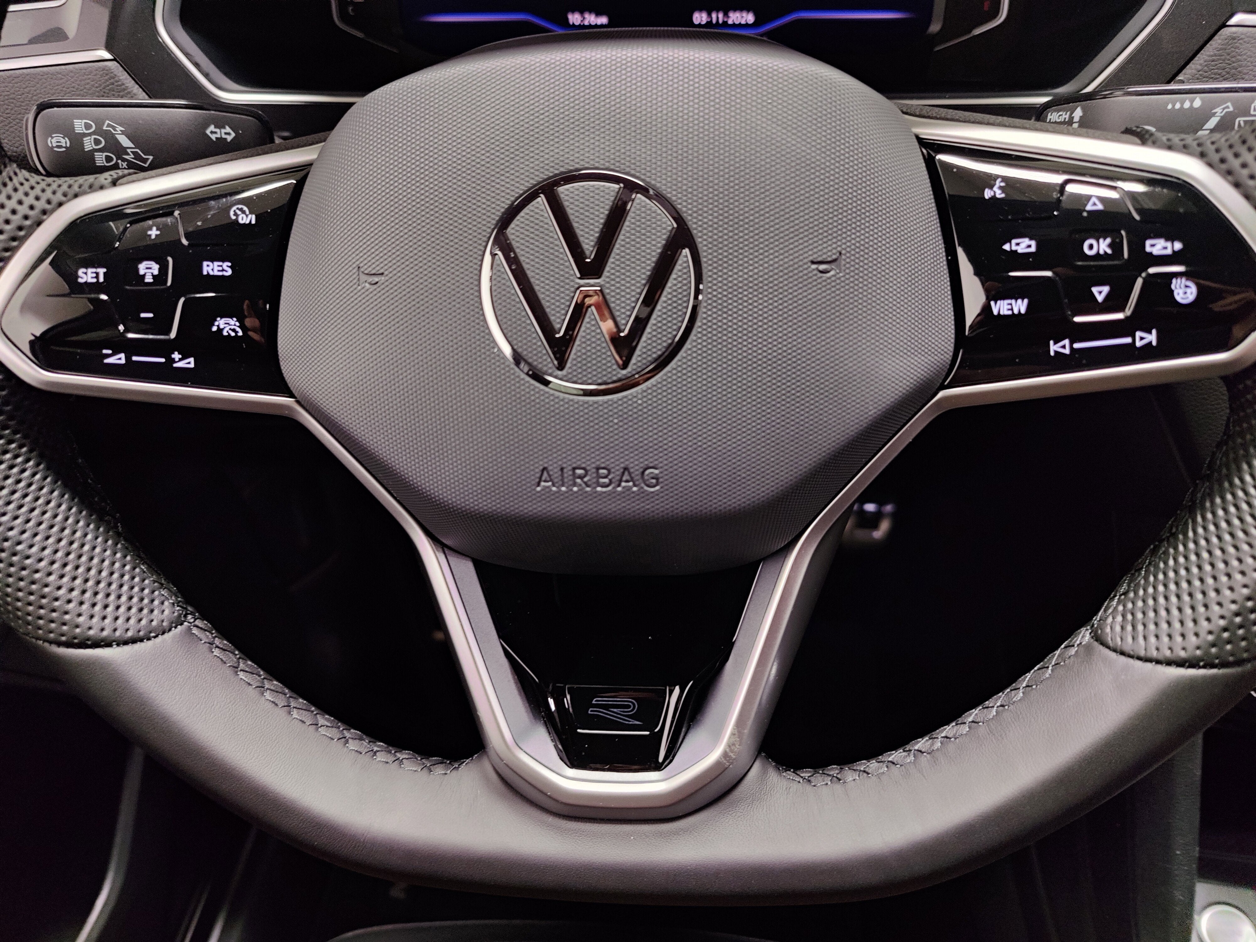 2024 Volkswagen Tiguan SEL R-Line AWD w/Sunroof/Nav