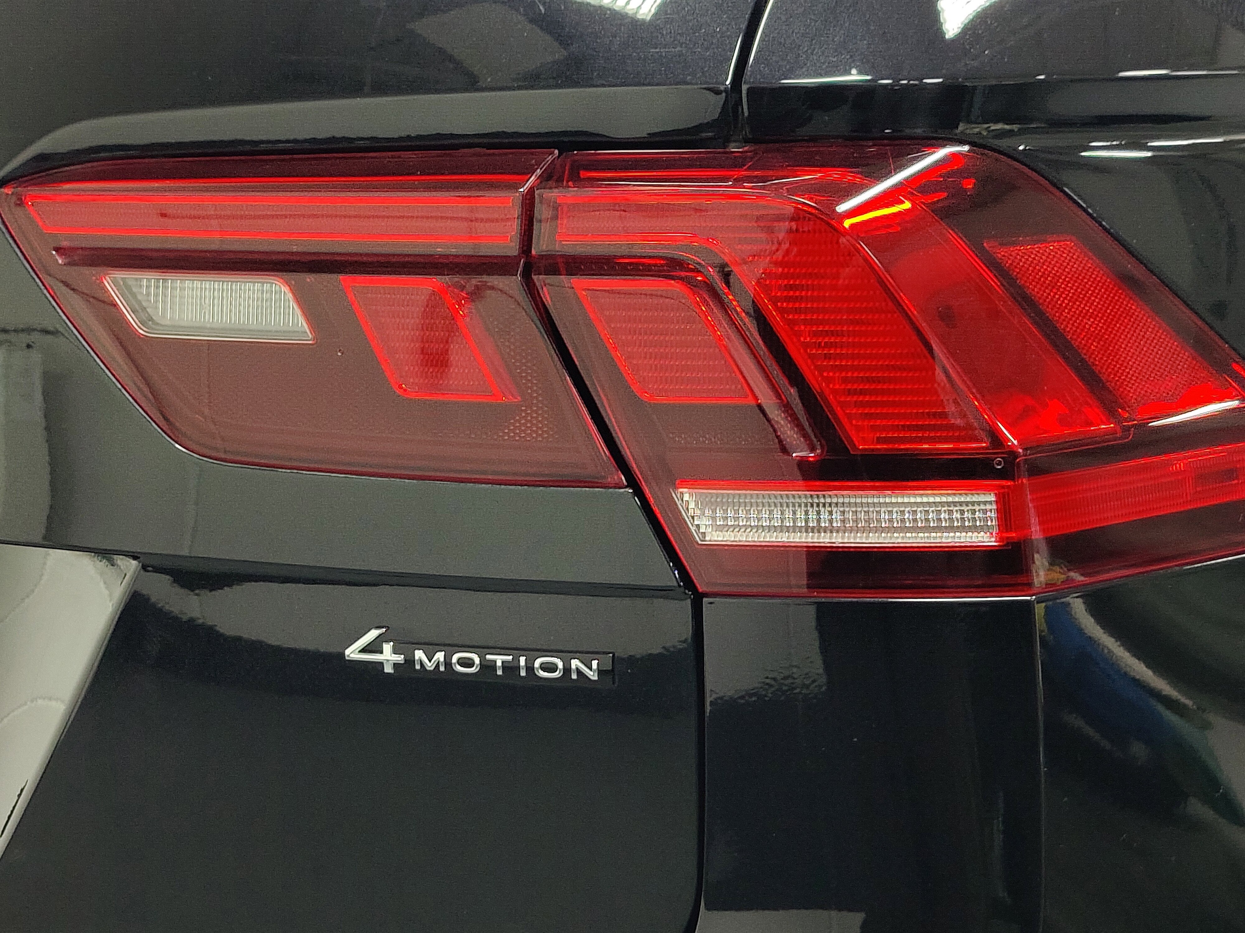 2024 Volkswagen Tiguan SEL R-Line AWD w/Sunroof/Nav