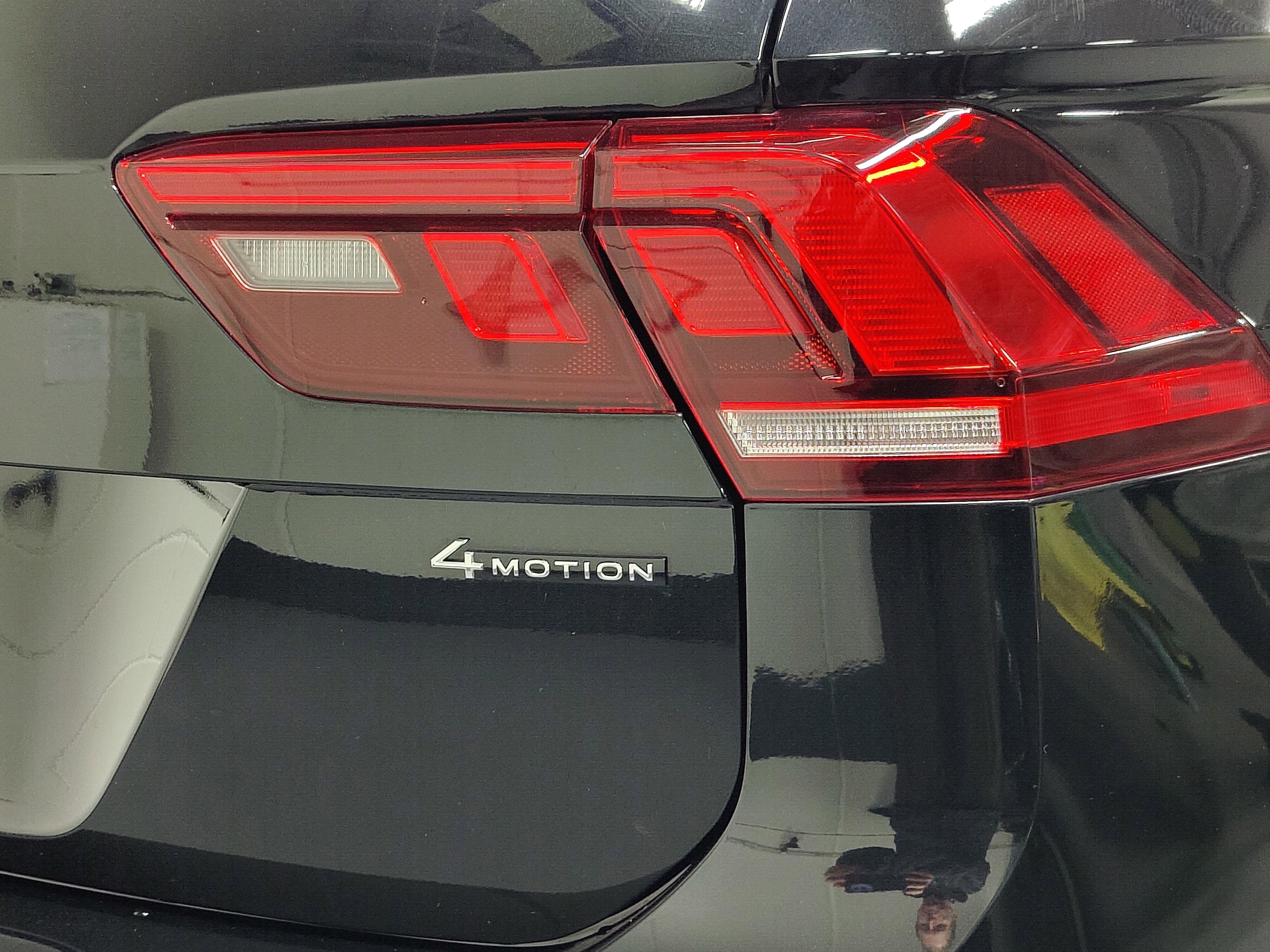 2024 Volkswagen Tiguan AWD SEL R-Line w/Sunroof/Nav