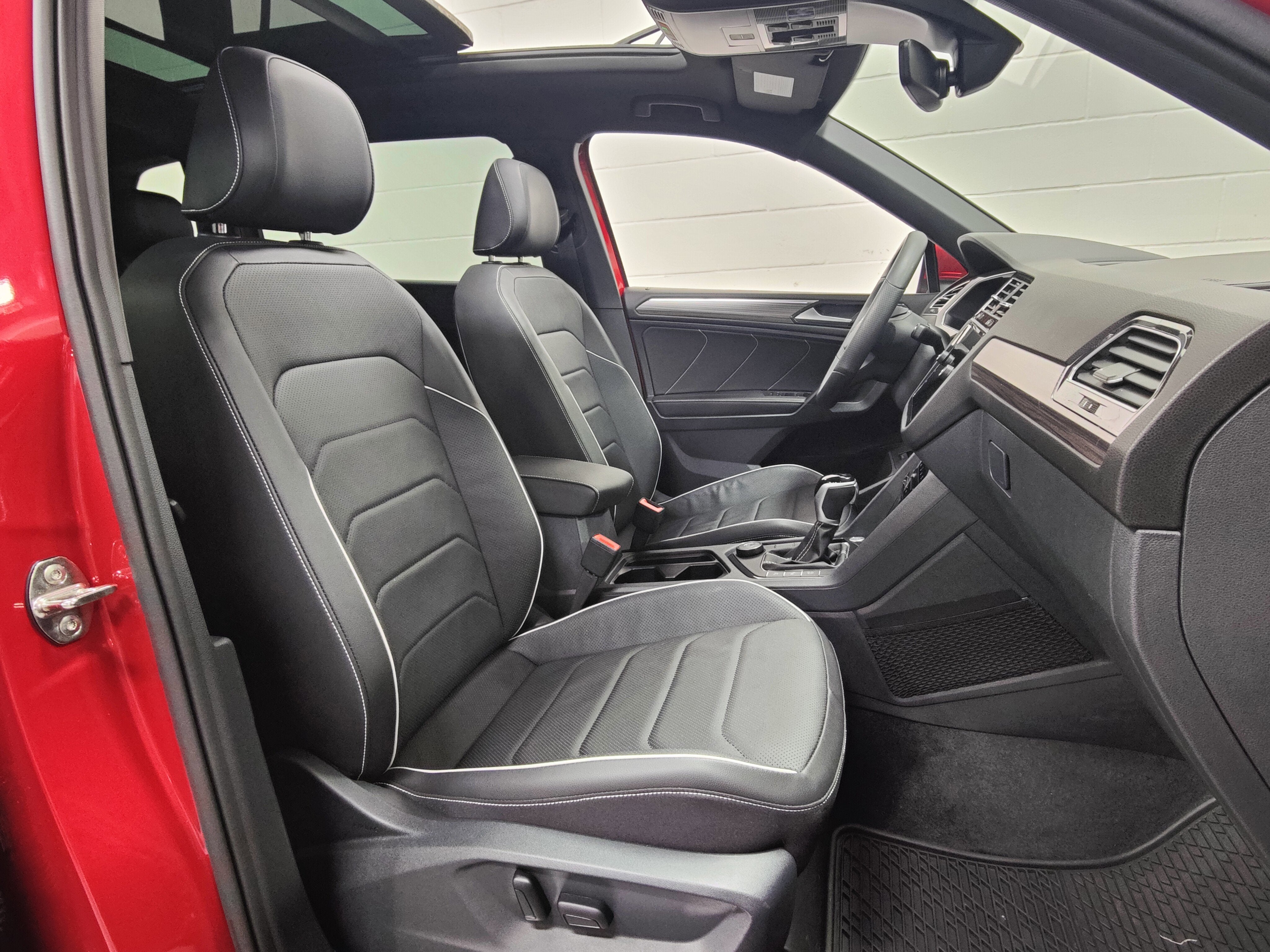 2024 Volkswagen Tiguan AWD SEL R-Line w/Sunroof/Nav