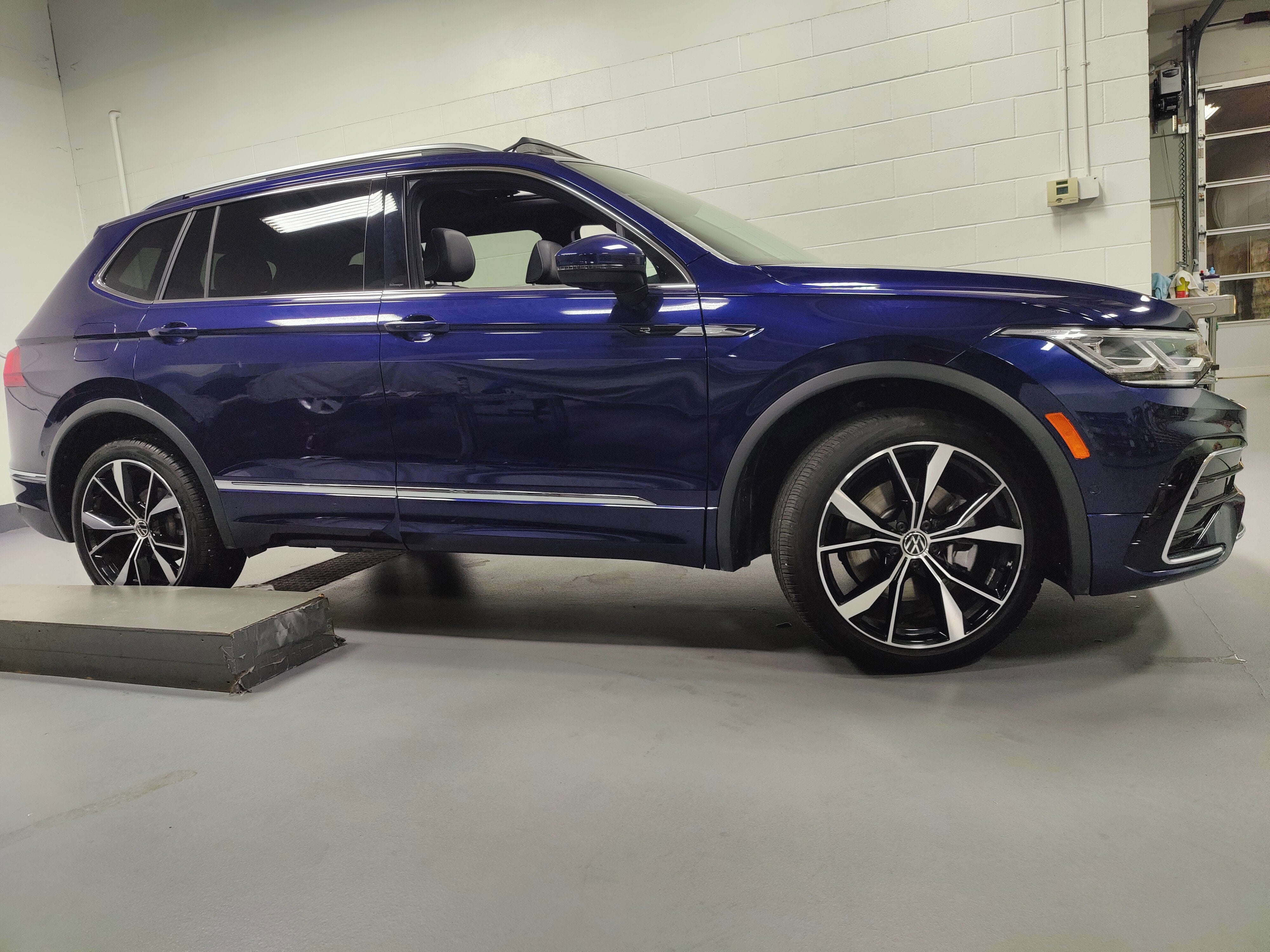 2024 Volkswagen Tiguan AWD SEL R-Line w/Sunroof/Nav