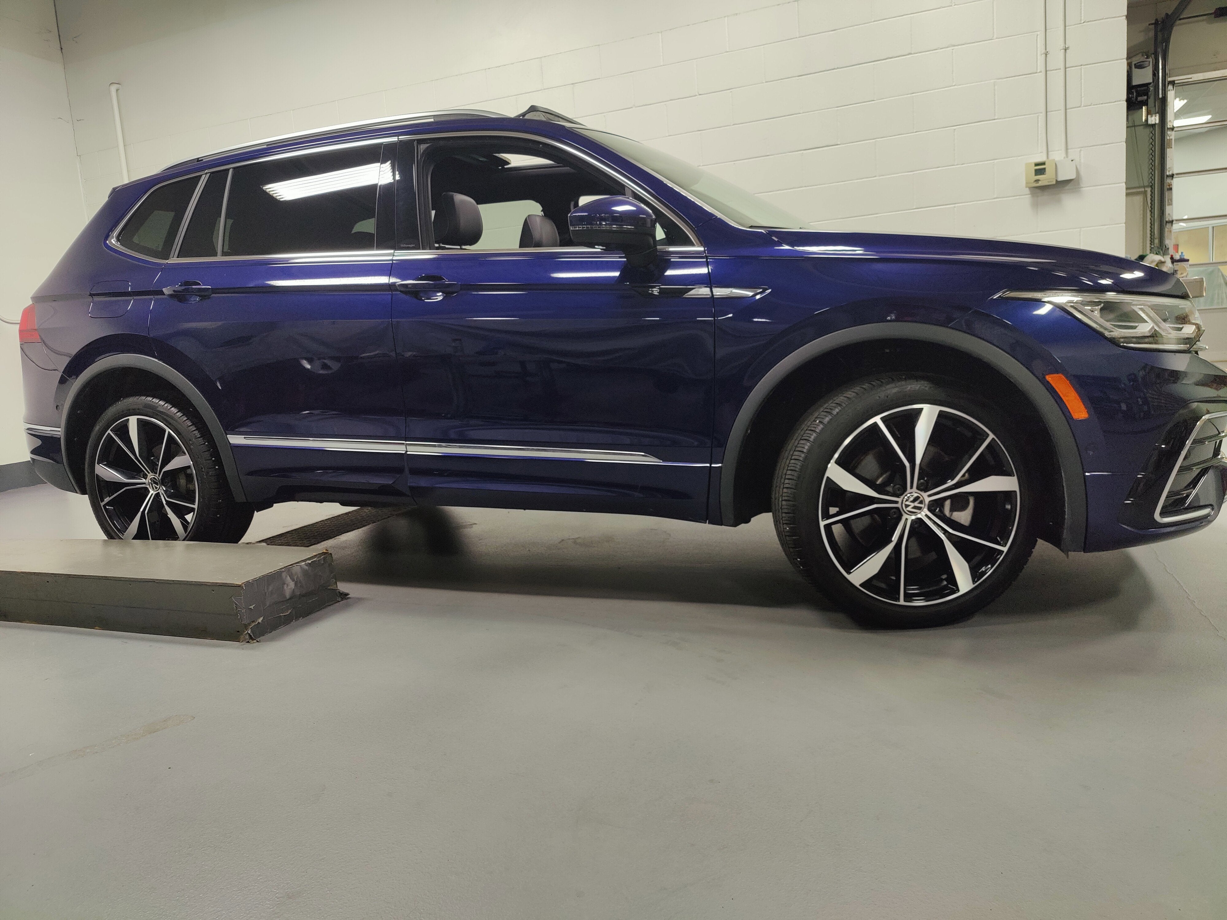 2024 Volkswagen Tiguan AWD SEL R-Line w/Sunroof/Nav