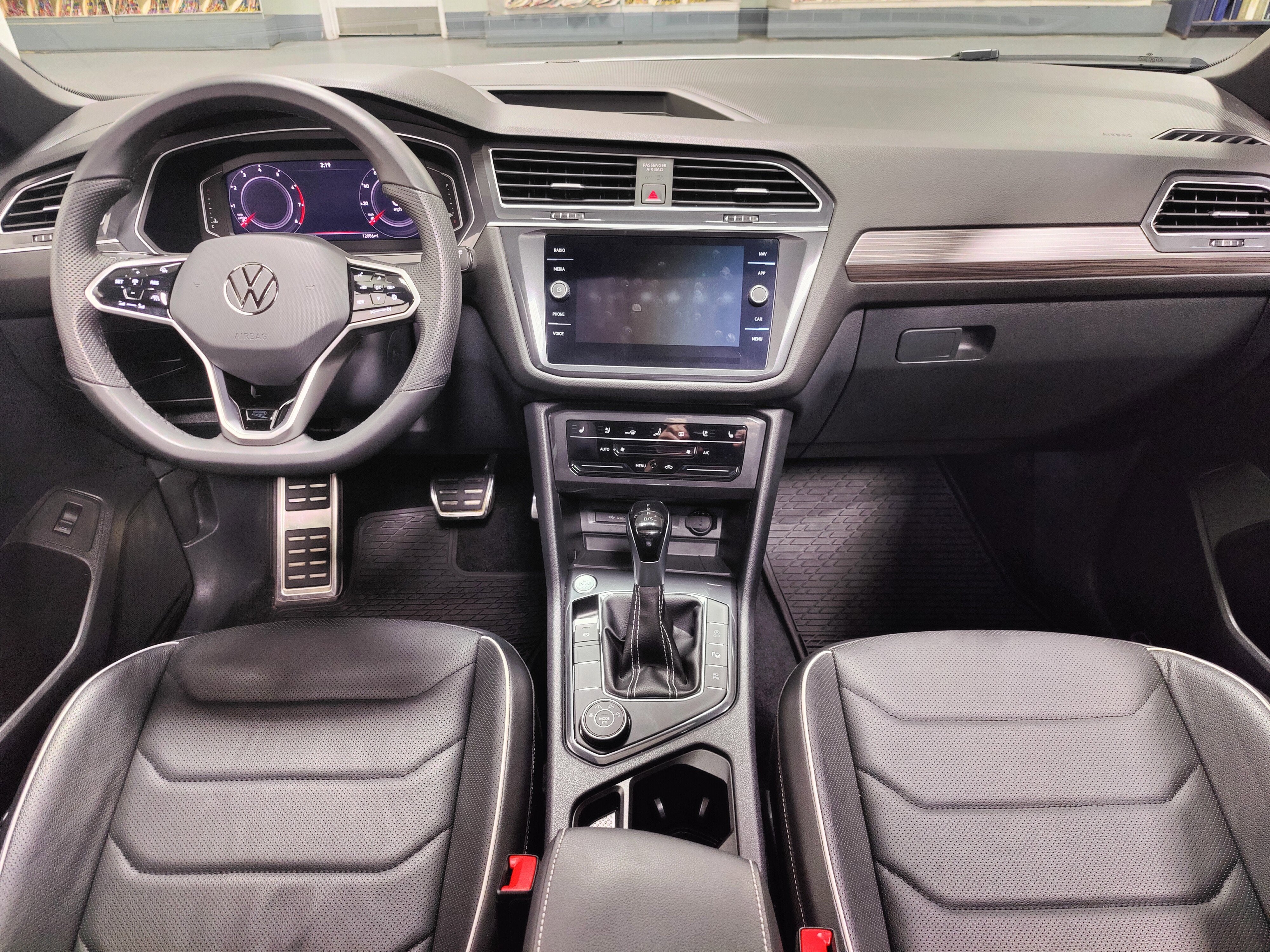 2024 Volkswagen Tiguan AWD SEL R-Line w/Sunroof/Nav