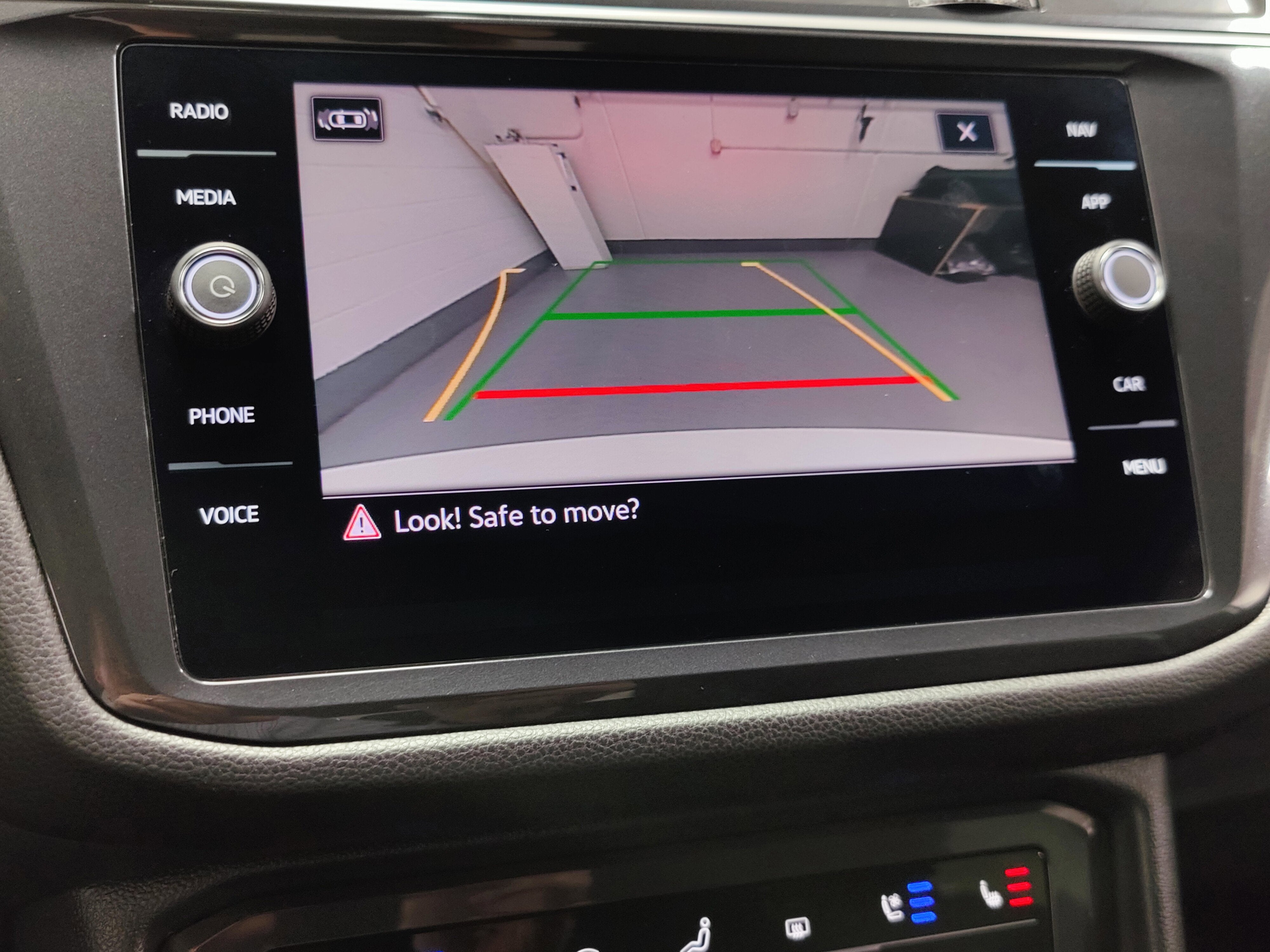 2024 Volkswagen Tiguan AWD SEL R-Line w/Sunroof/Nav