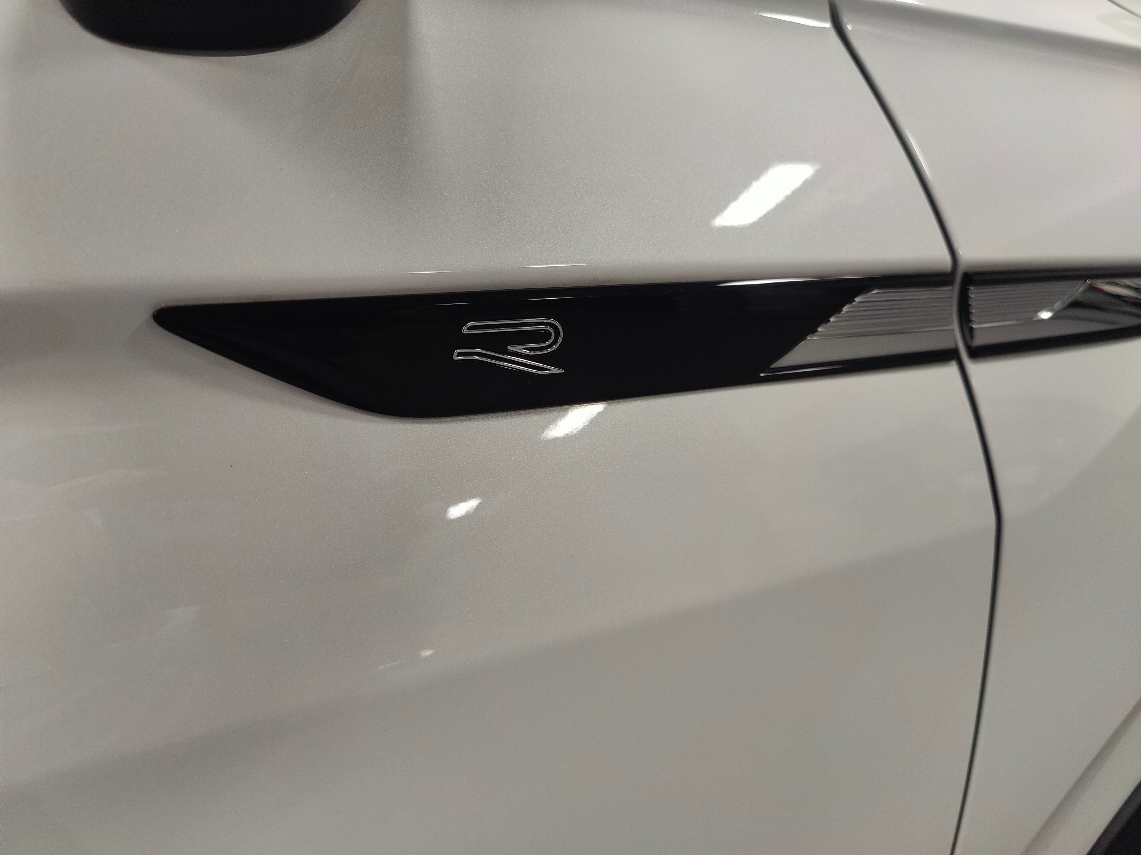 2024 Volkswagen Tiguan AWD SEL R-Line w/Sunroof/Nav