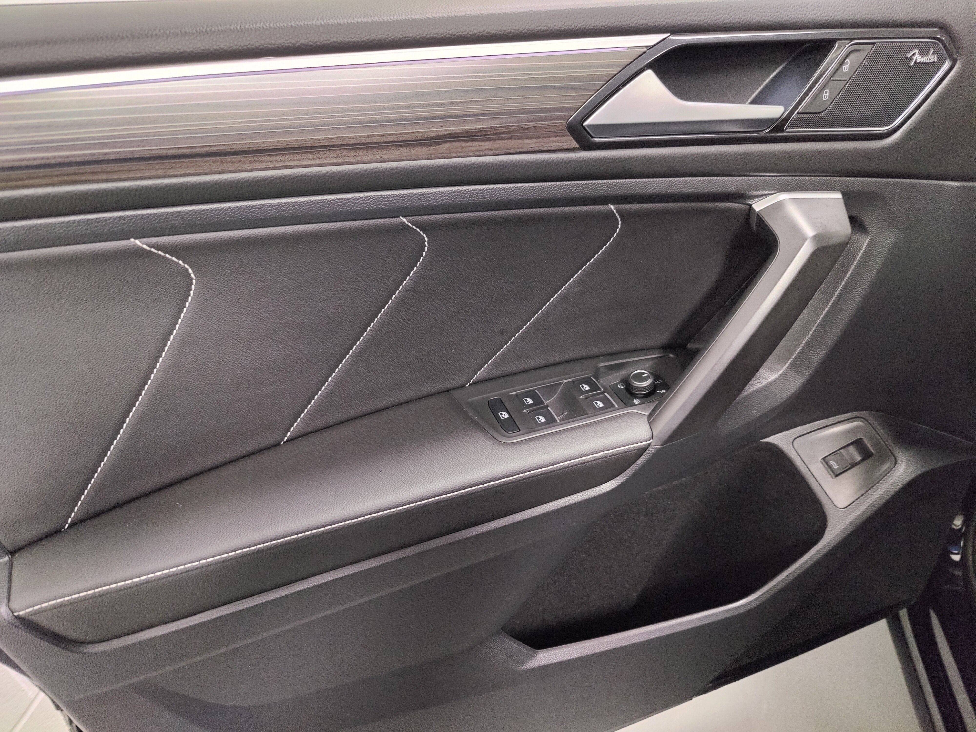 2023 Volkswagen Tiguan SEL Premium AWD R-Line w/Sunroof & Nav