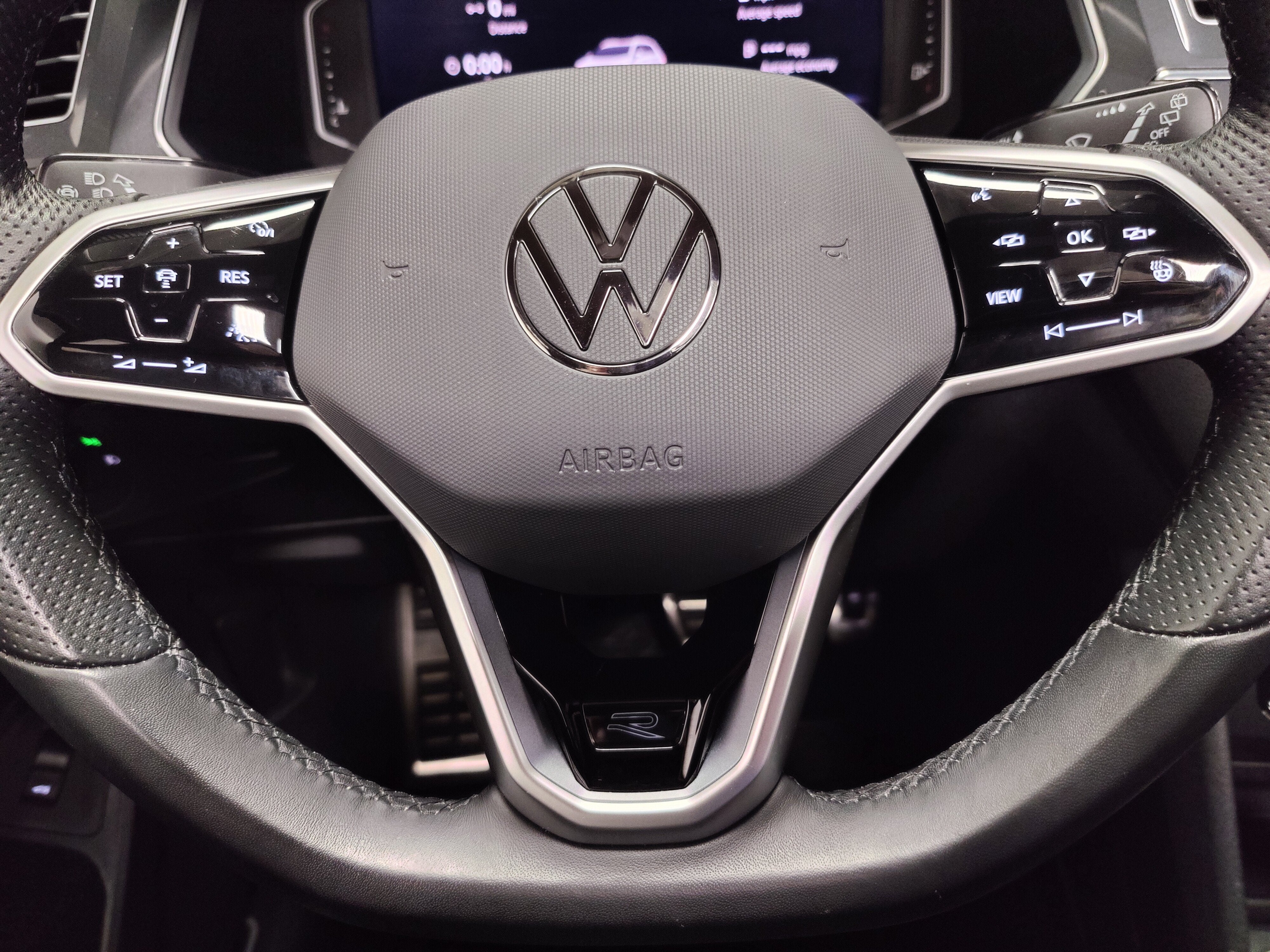 2023 Volkswagen Tiguan SEL Premium AWD R-Line w/Sunroof & Nav