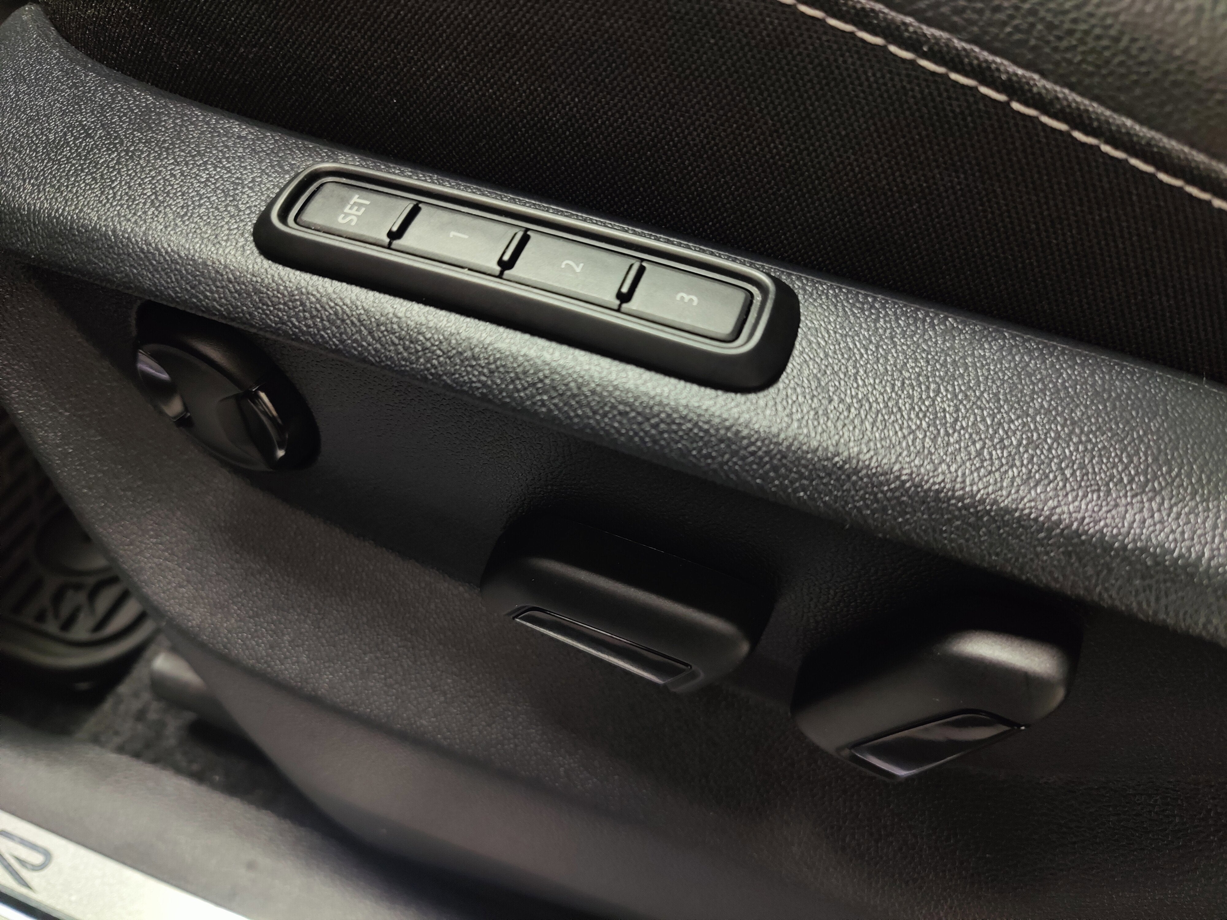 2024 Volkswagen Tiguan AWD SEL R-Line w/Sunroof/Nav