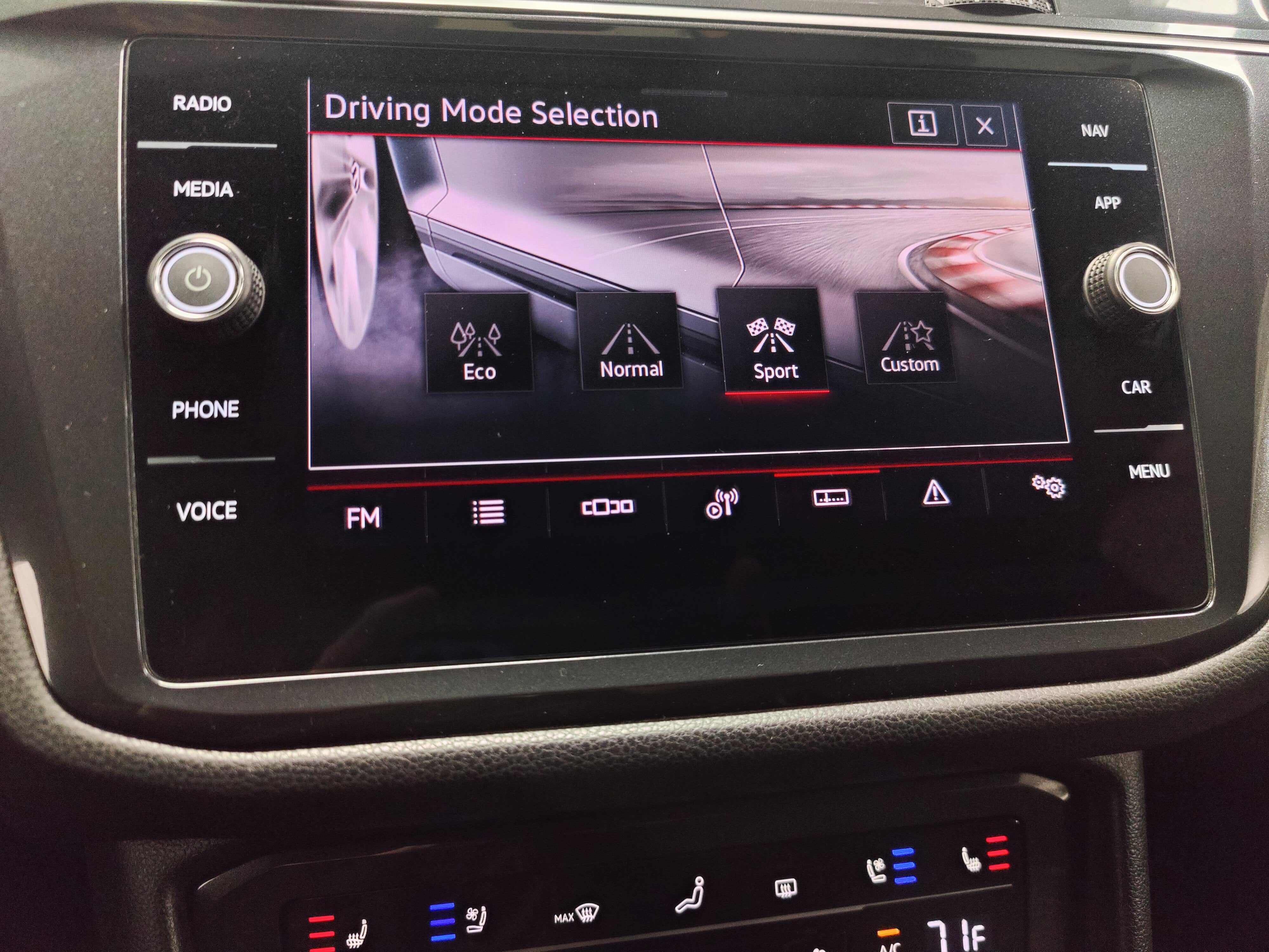 2024 Volkswagen Tiguan AWD SEL R-Line w/Sunroof/Nav