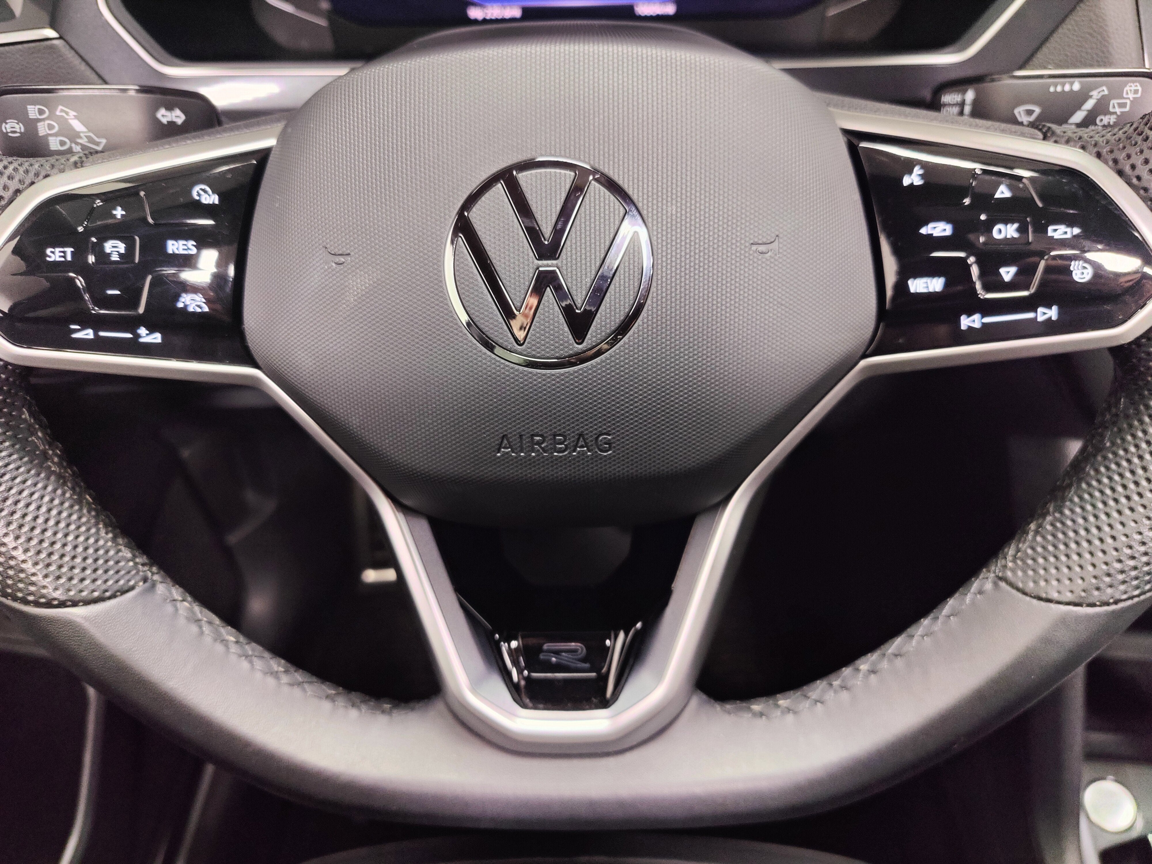 2024 Volkswagen Tiguan AWD SEL R-Line w/Sunroof/Nav