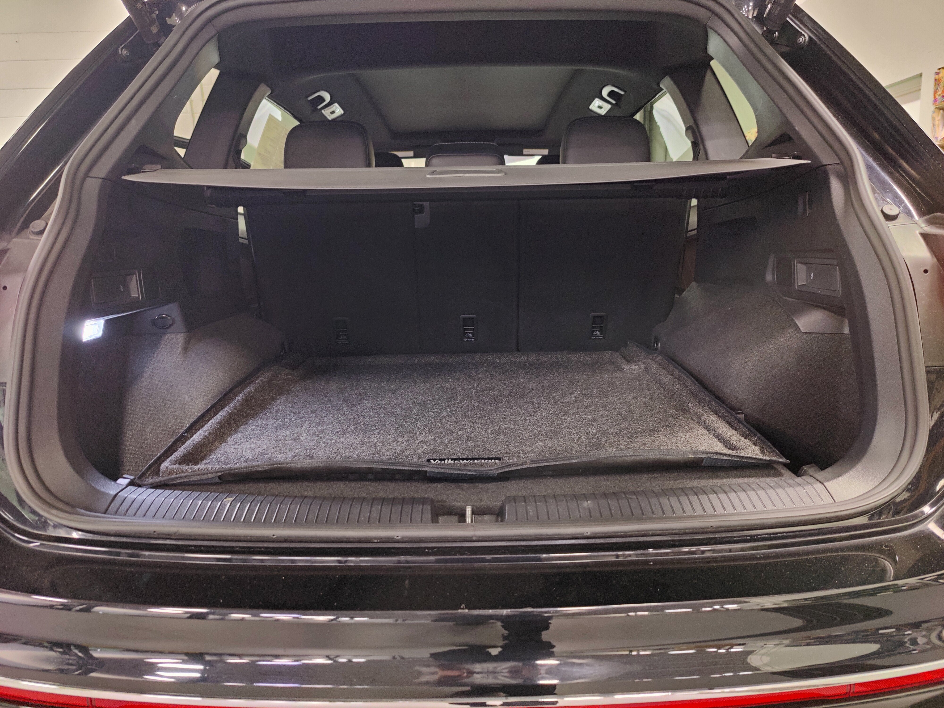 2024 Volkswagen Tiguan SEL R-Line AWD w/Sunroof/Nav