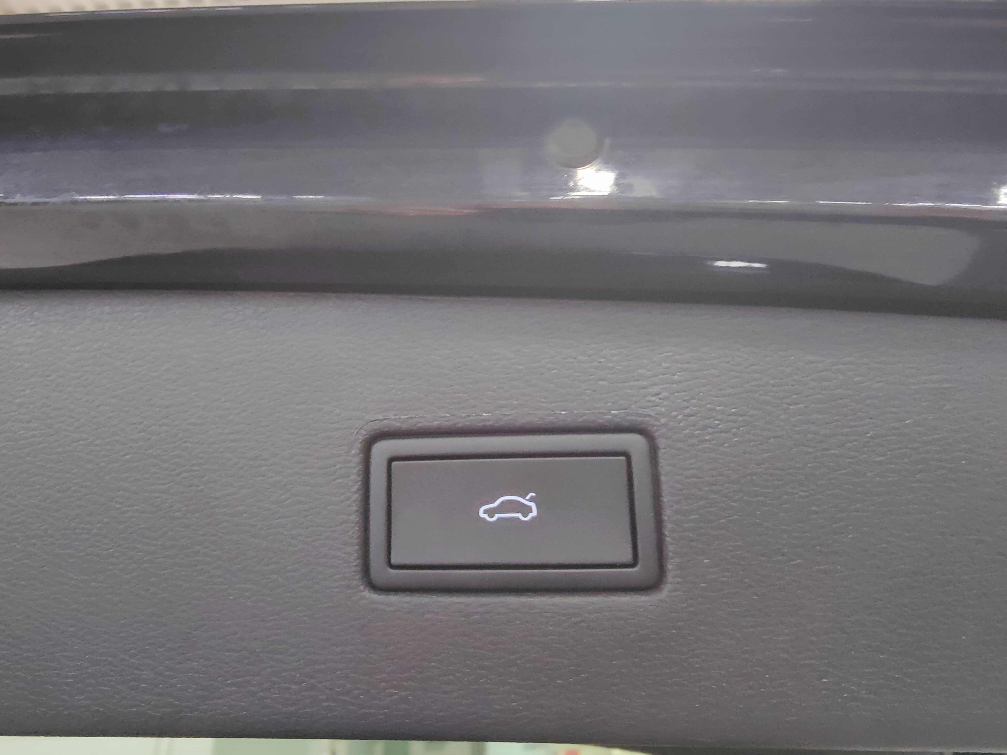 2024 Volkswagen Tiguan SEL R-Line AWD w/Sunroof/Nav