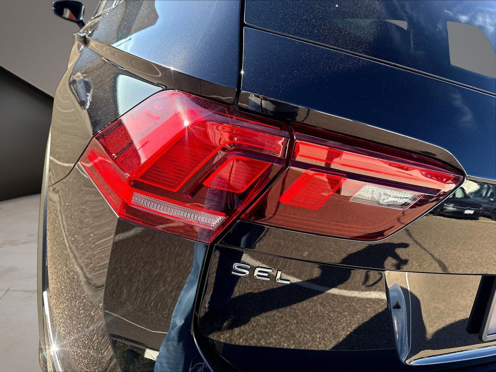 2024 Volkswagen Tiguan SEL R-Line AWD w/Sunroof/Nav