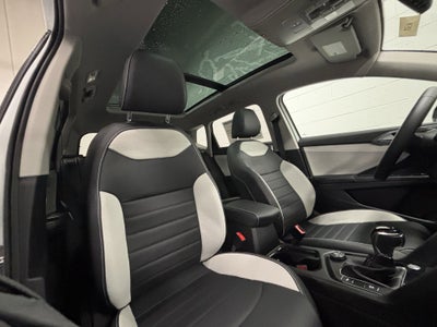 2025 Volkswagen Taos SEL