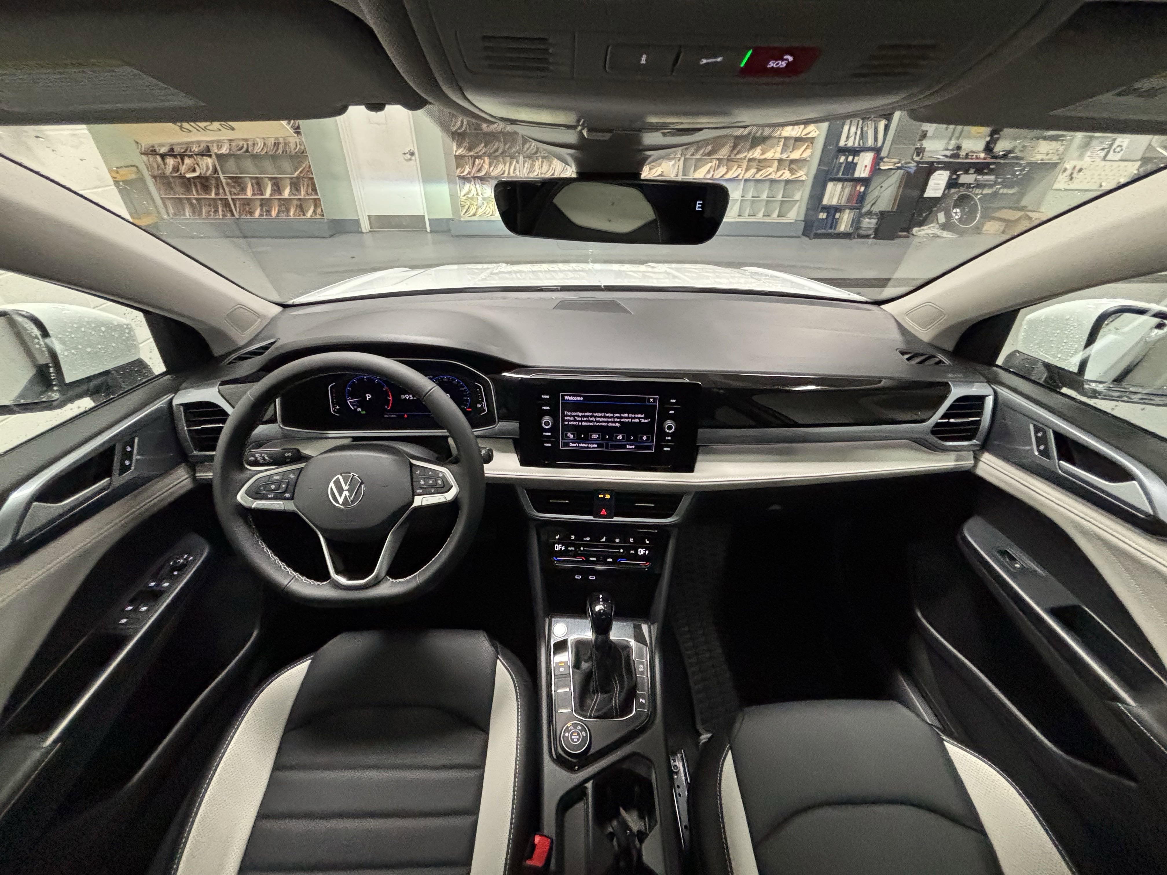 2025 Volkswagen Taos SEL