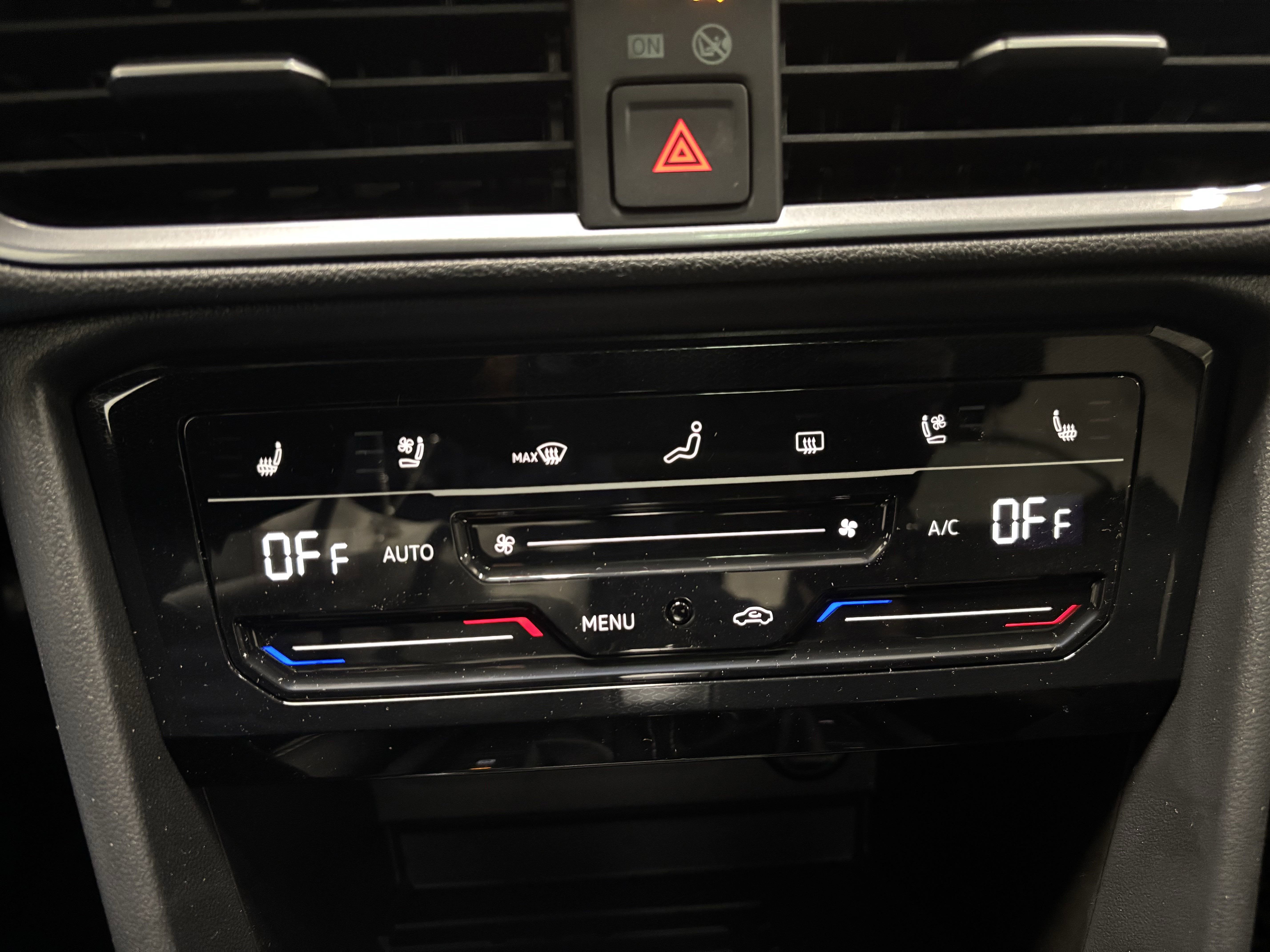 2025 Volkswagen Taos SEL