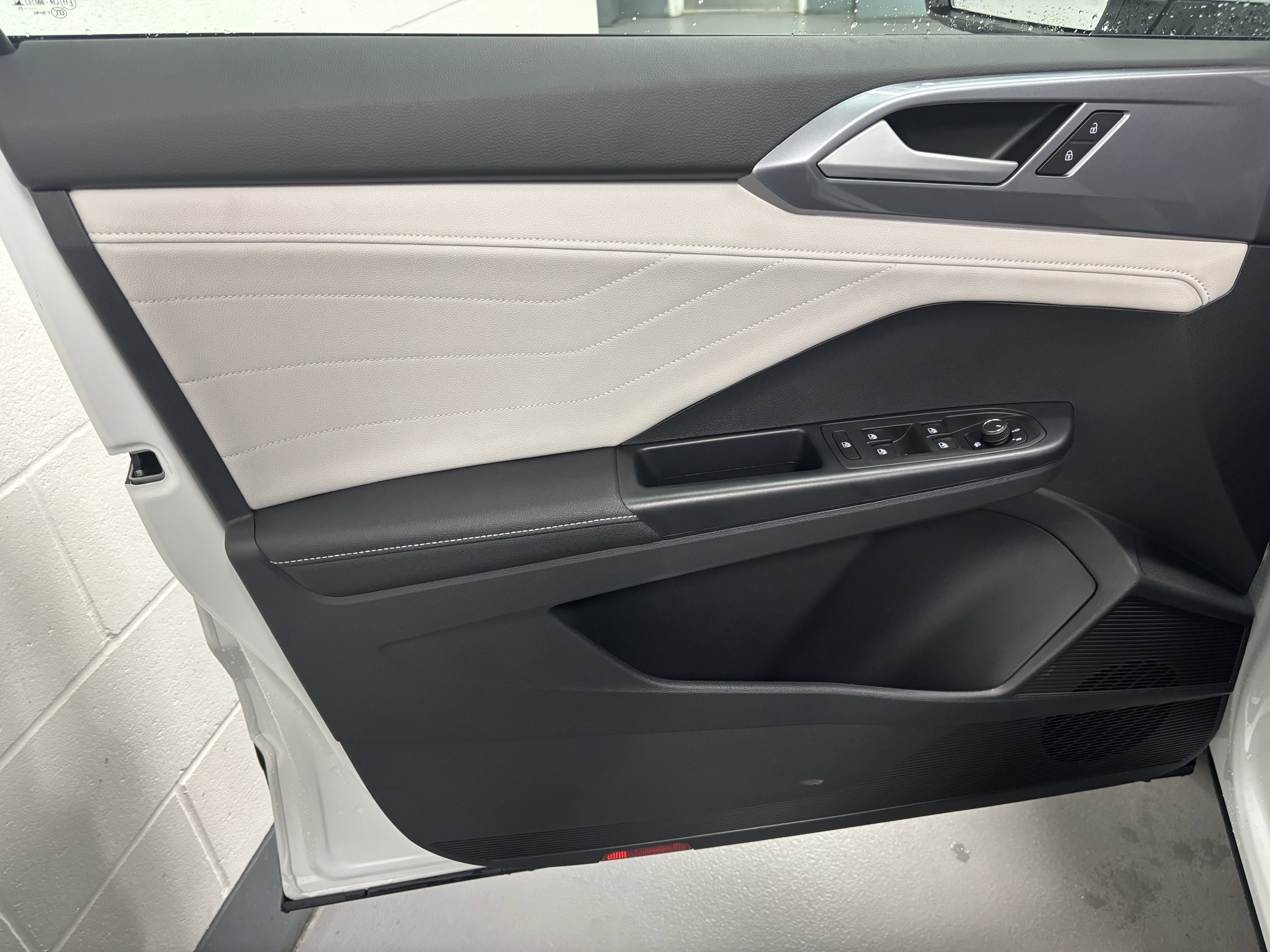 2025 Volkswagen Taos SEL