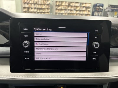 2025 Volkswagen Taos SEL