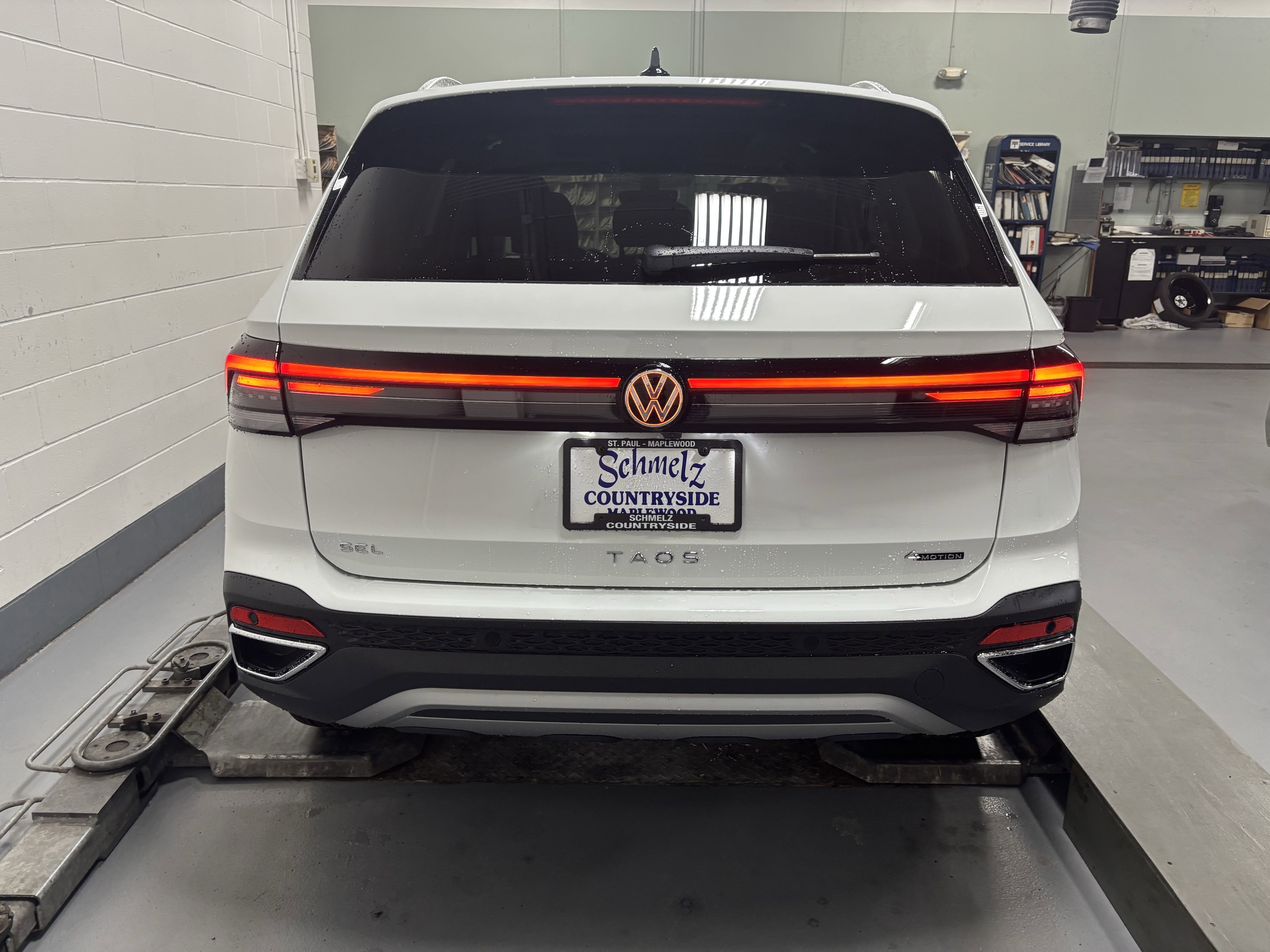 2025 Volkswagen Taos SEL