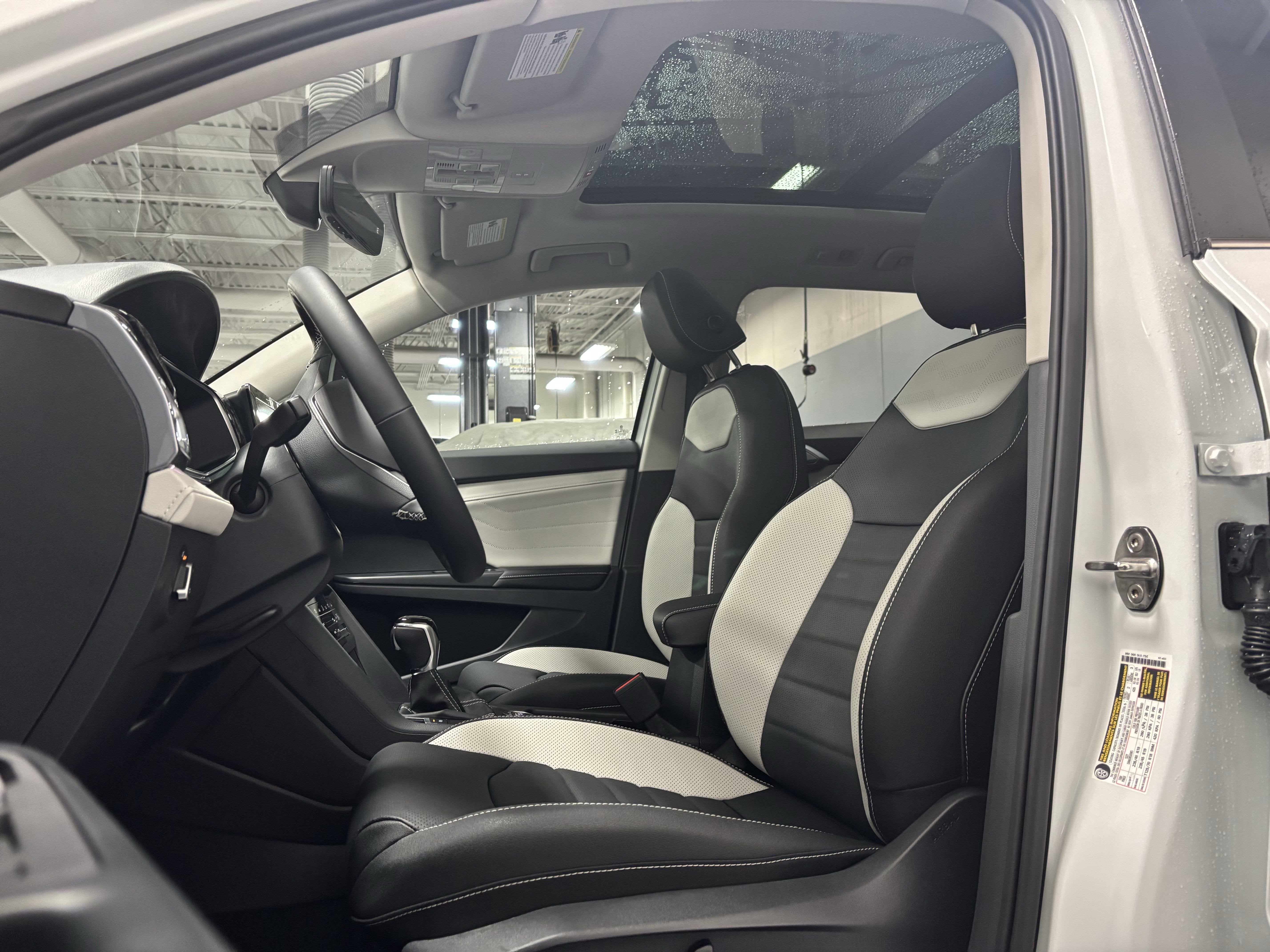 2025 Volkswagen Taos SEL