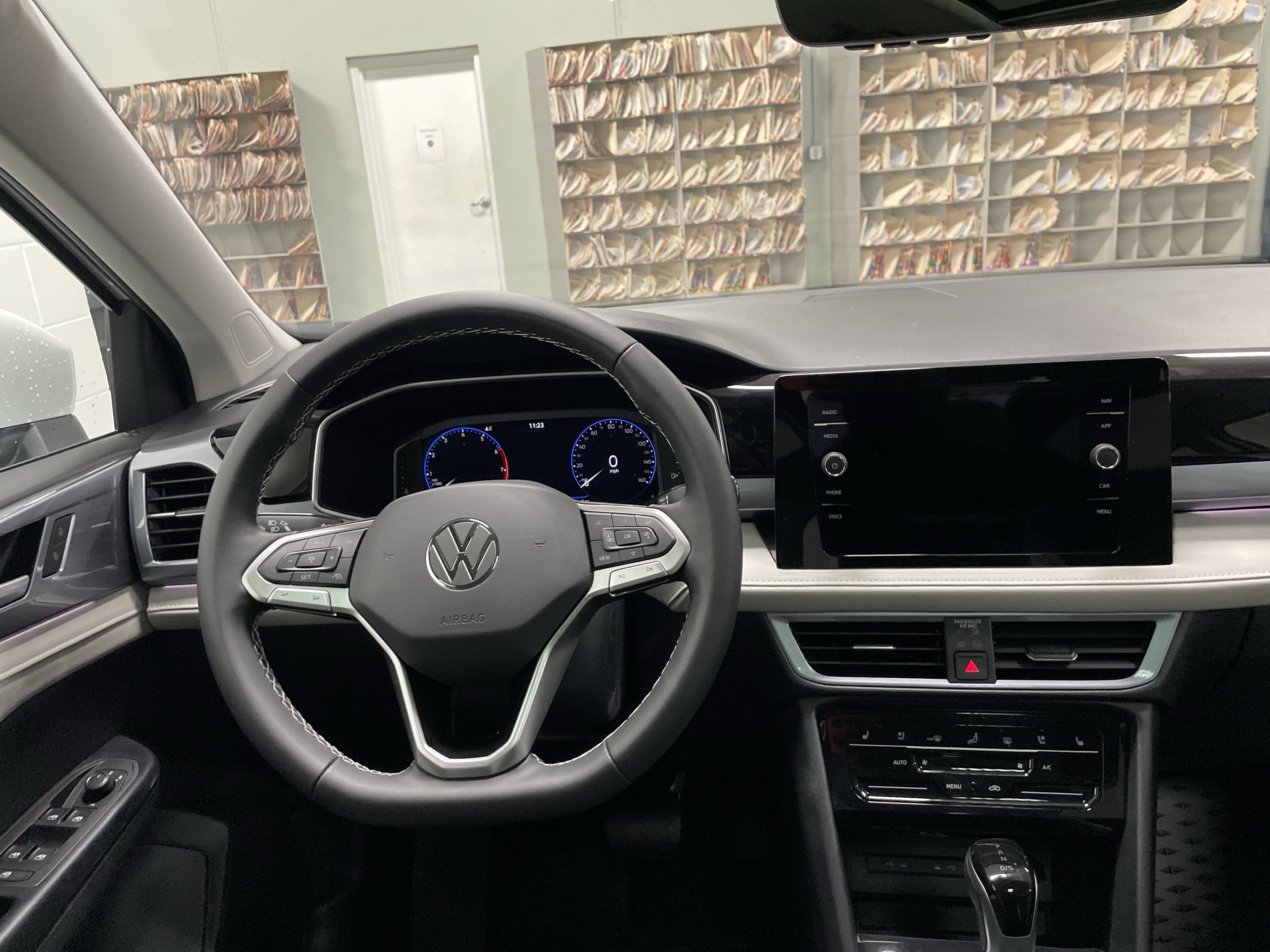 2025 Volkswagen Taos SEL