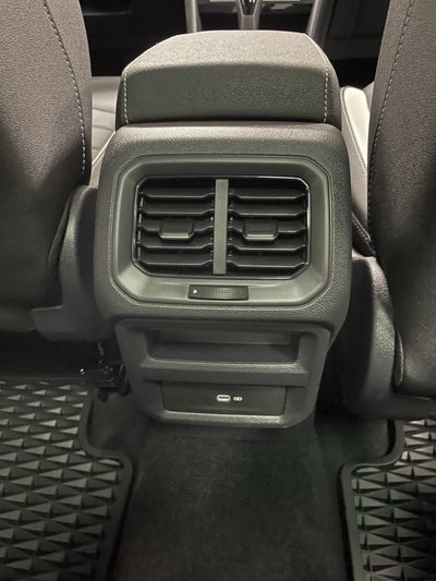 2025 Volkswagen Taos SEL