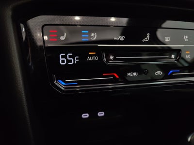 2025 Volkswagen Taos SEL AWD w/Sunroof/Nav