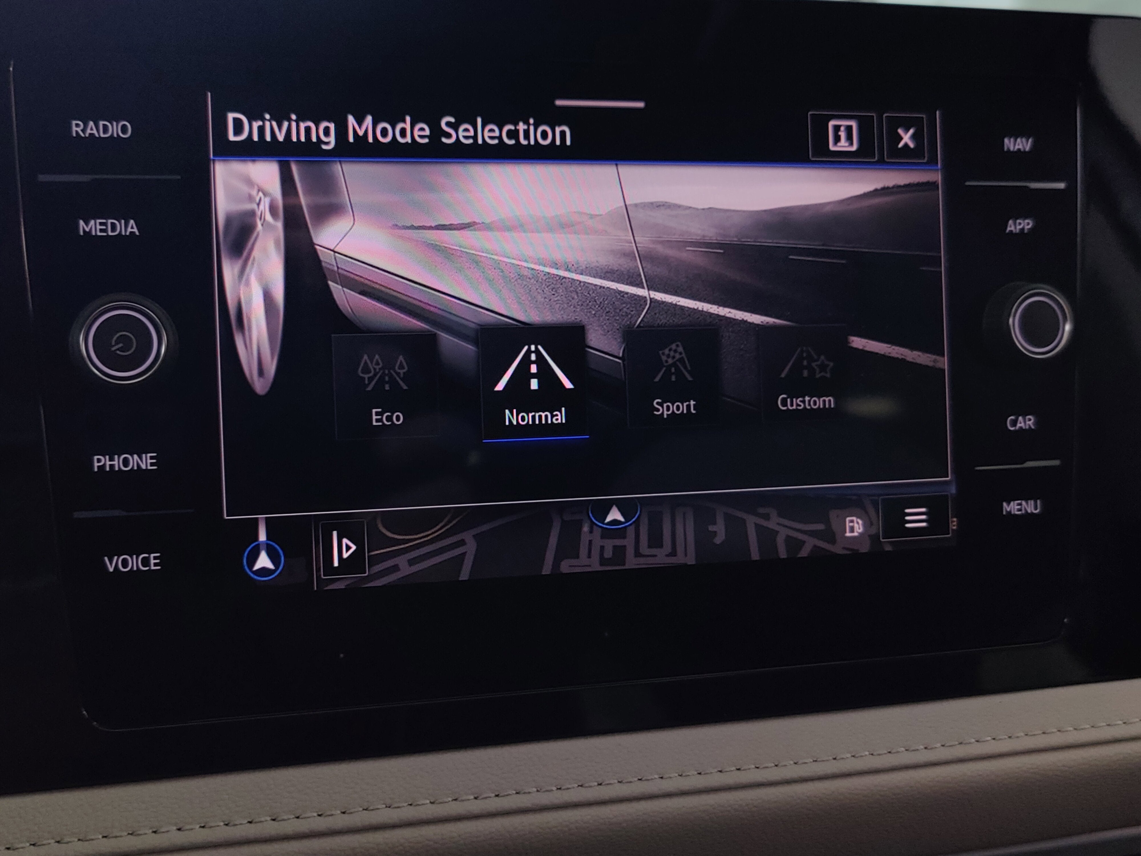 2025 Volkswagen Taos SEL AWD w/Sunroof/Nav