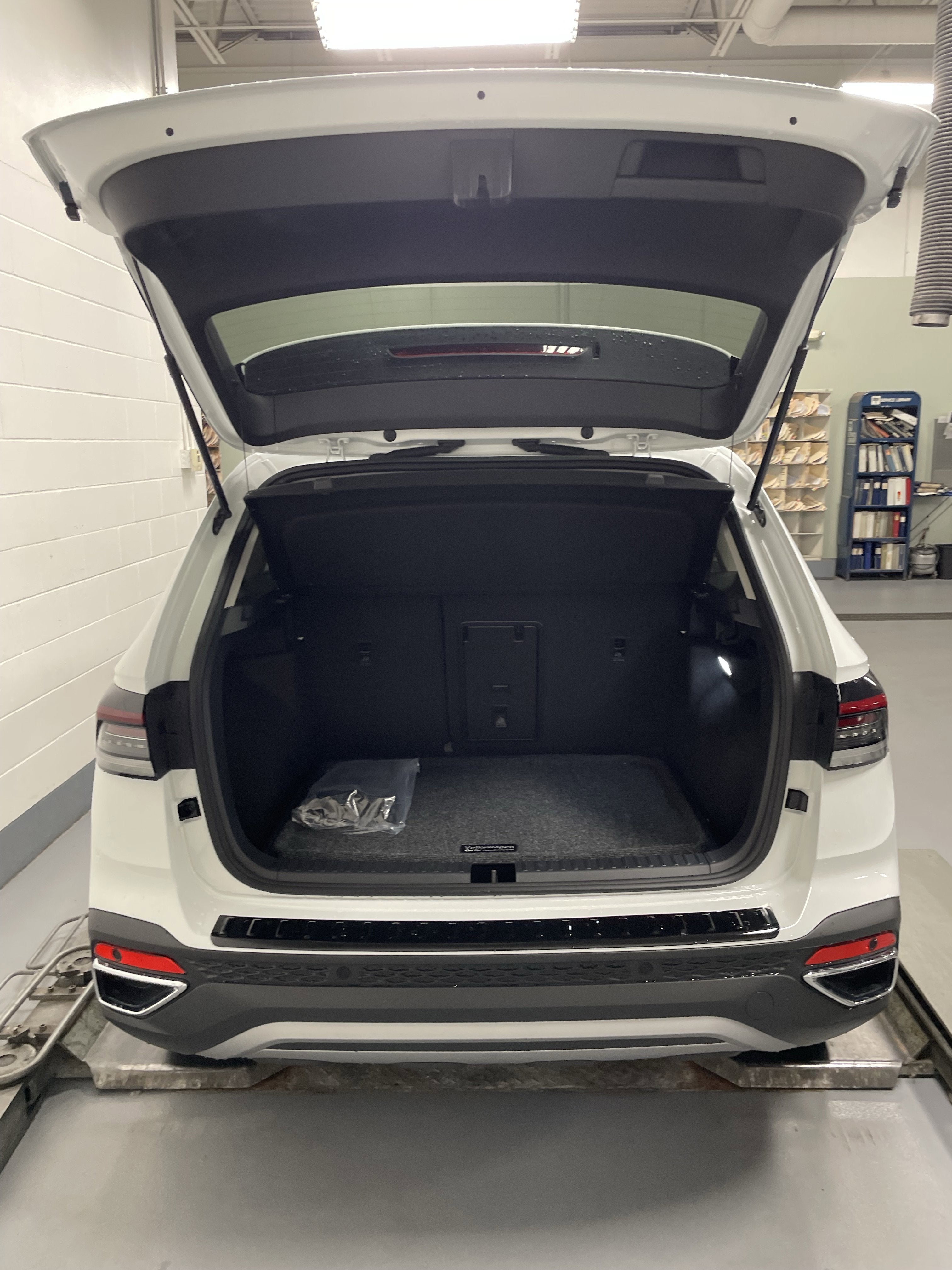 2025 Volkswagen Taos SEL