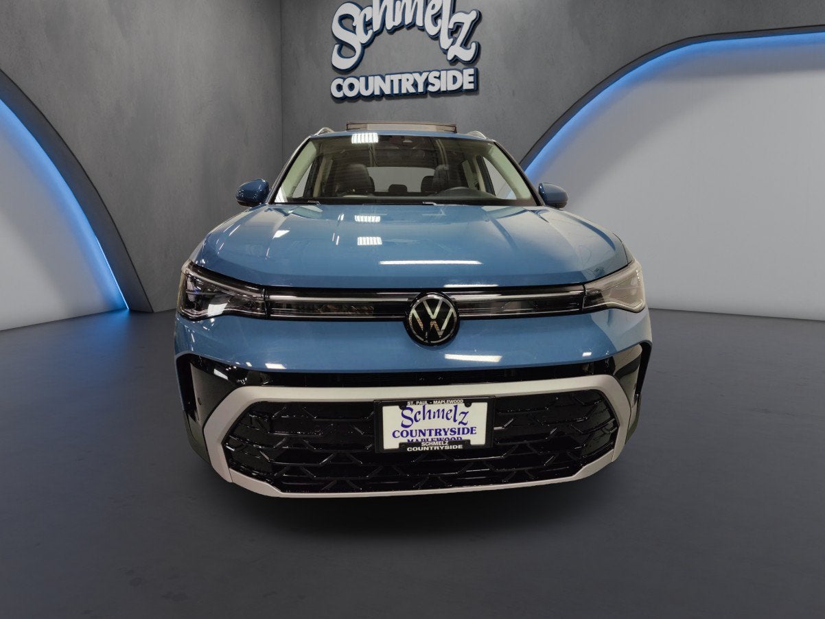 Used 2025 Volkswagen Taos SEL with VIN 3VV4C7B23SM043877 for sale in Maplewood, Minnesota