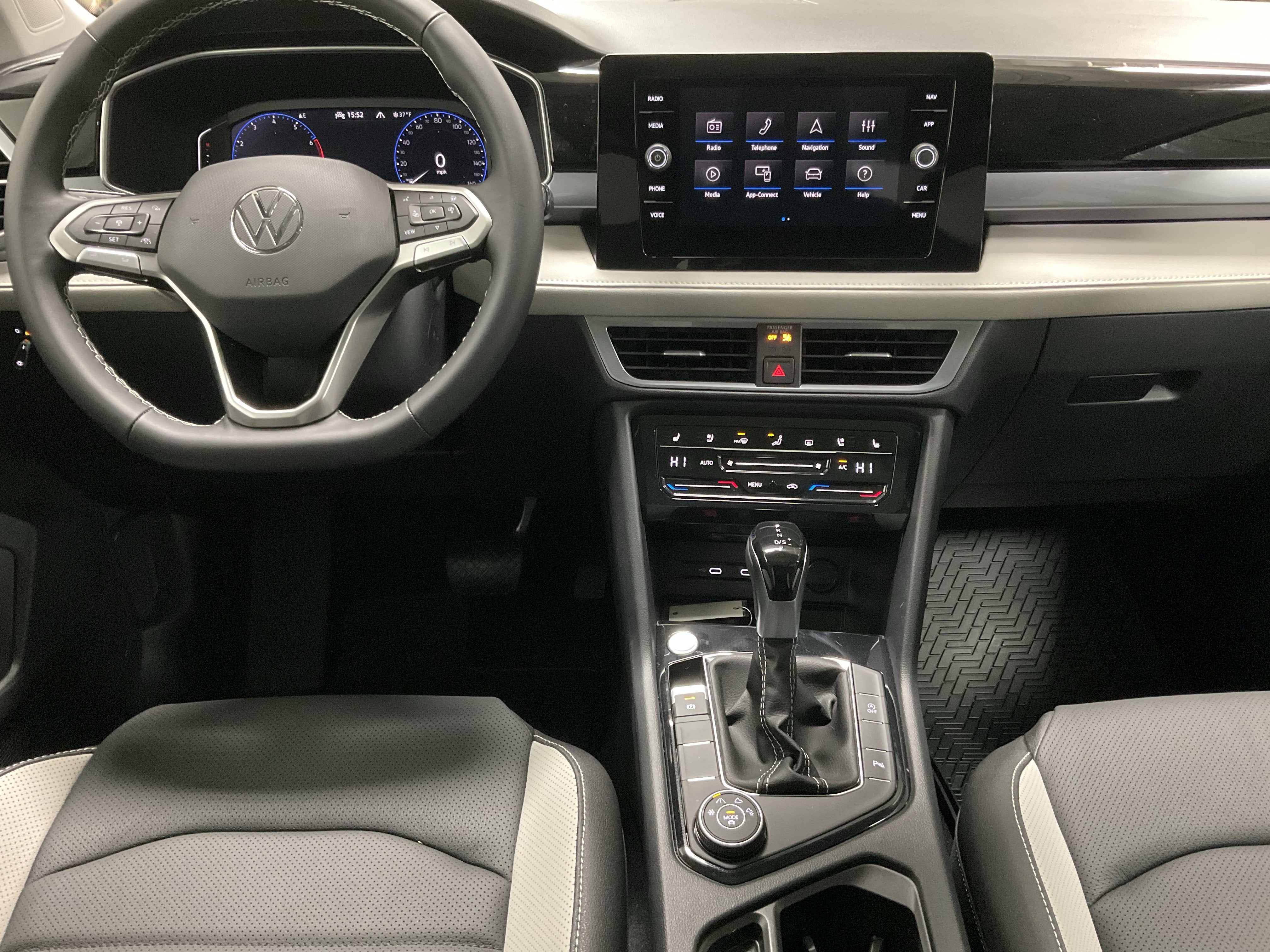 2026 Volkswagen Taos SEL