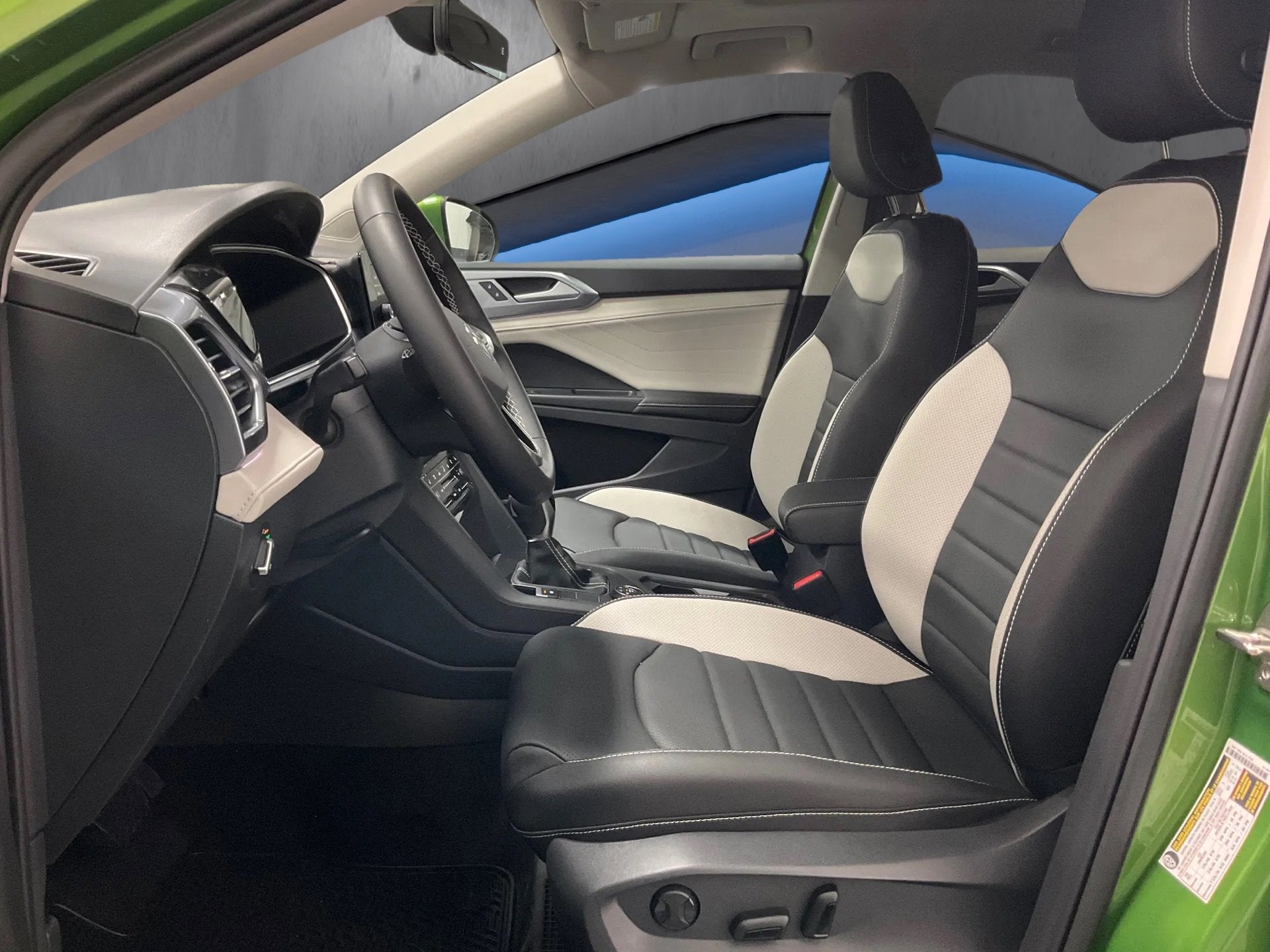 2026 Volkswagen Taos SEL