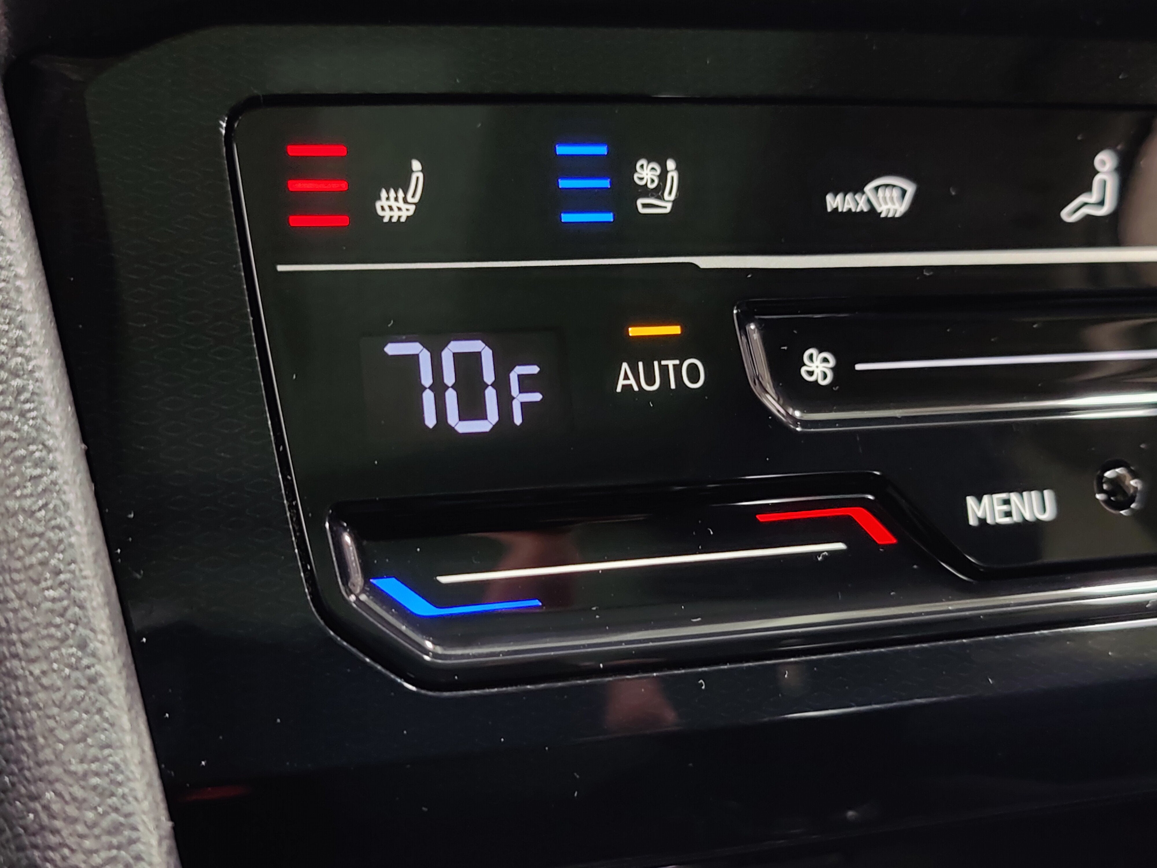 2025 Volkswagen Taos SEL AWD w/Sunroof/Nav