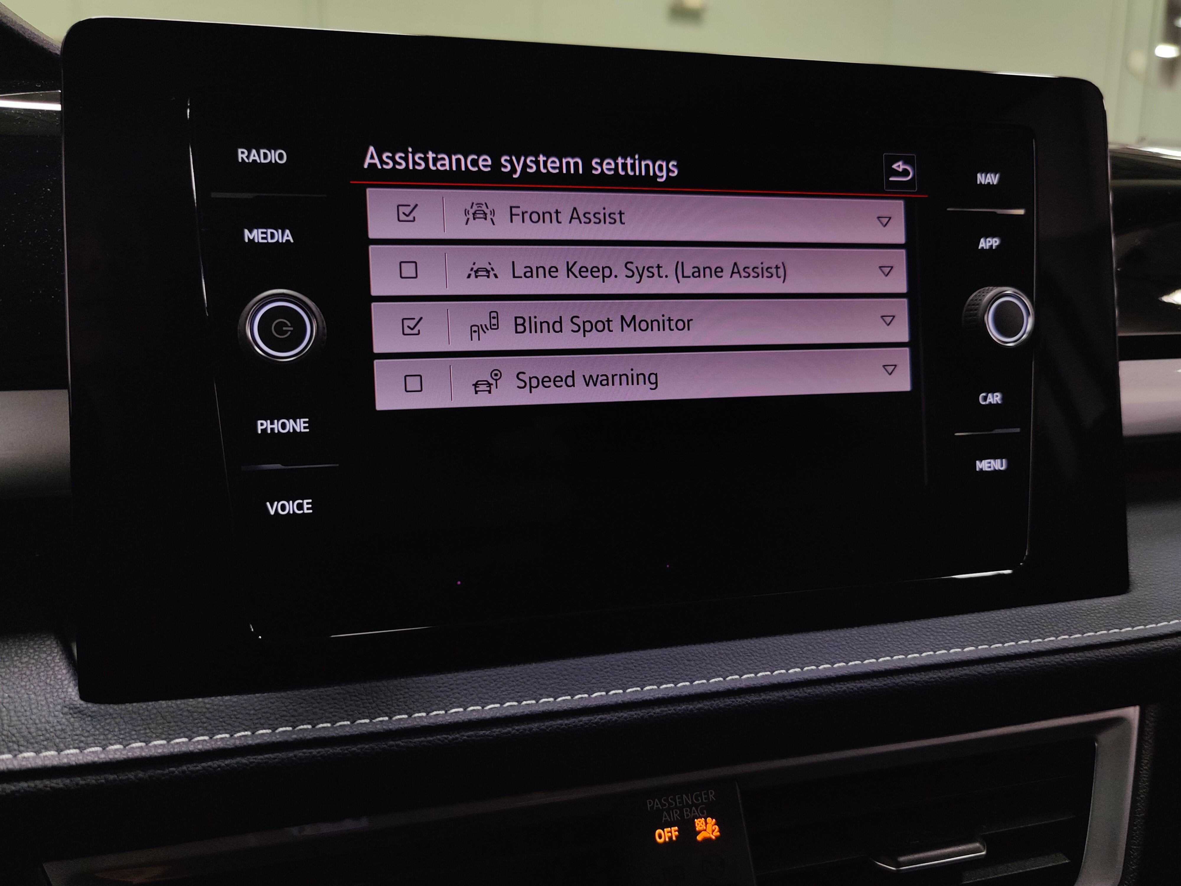 2025 Volkswagen Taos SEL AWD w/Sunroof/Nav