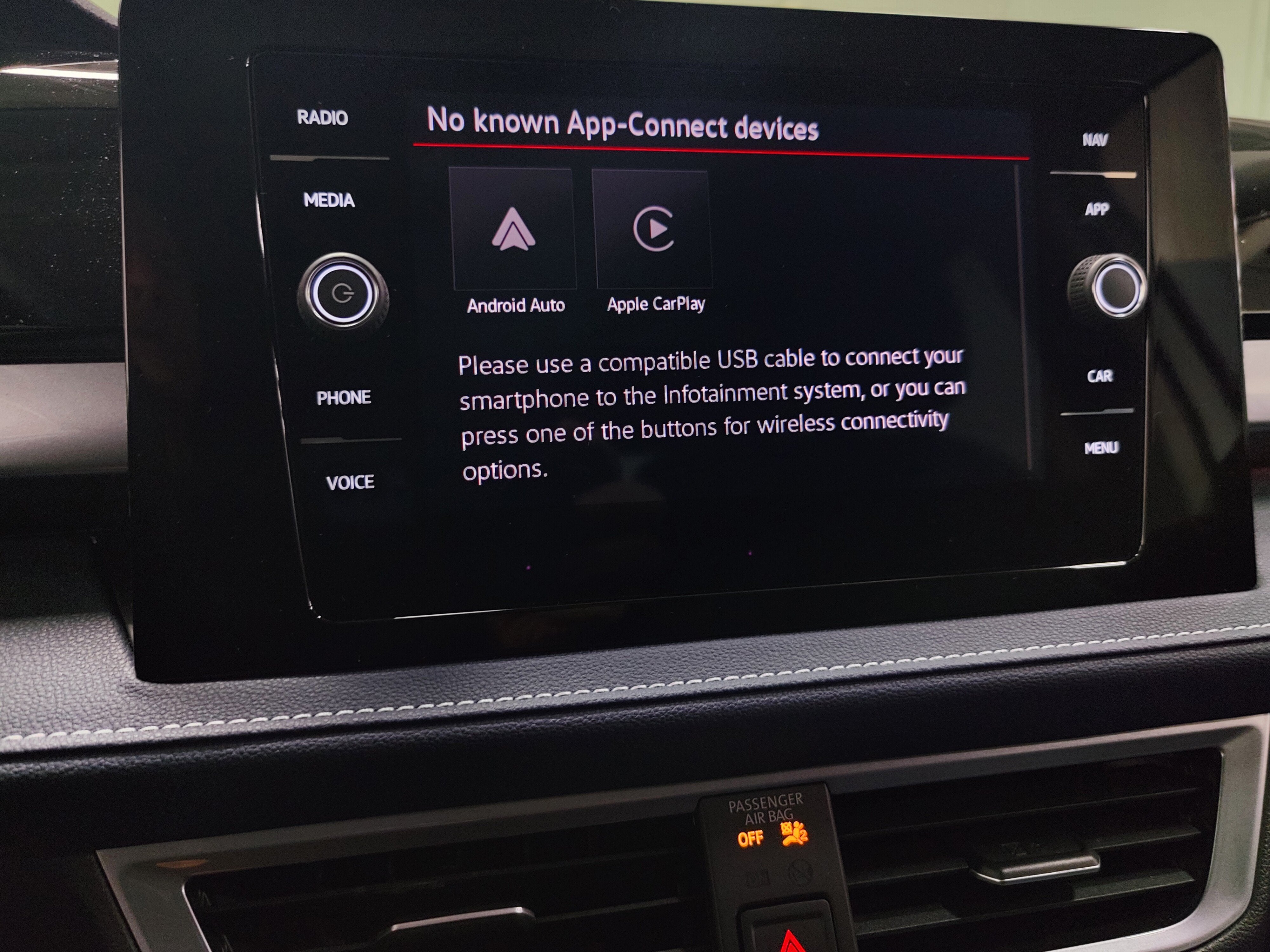 2025 Volkswagen Taos SEL AWD w/Sunroof/Nav
