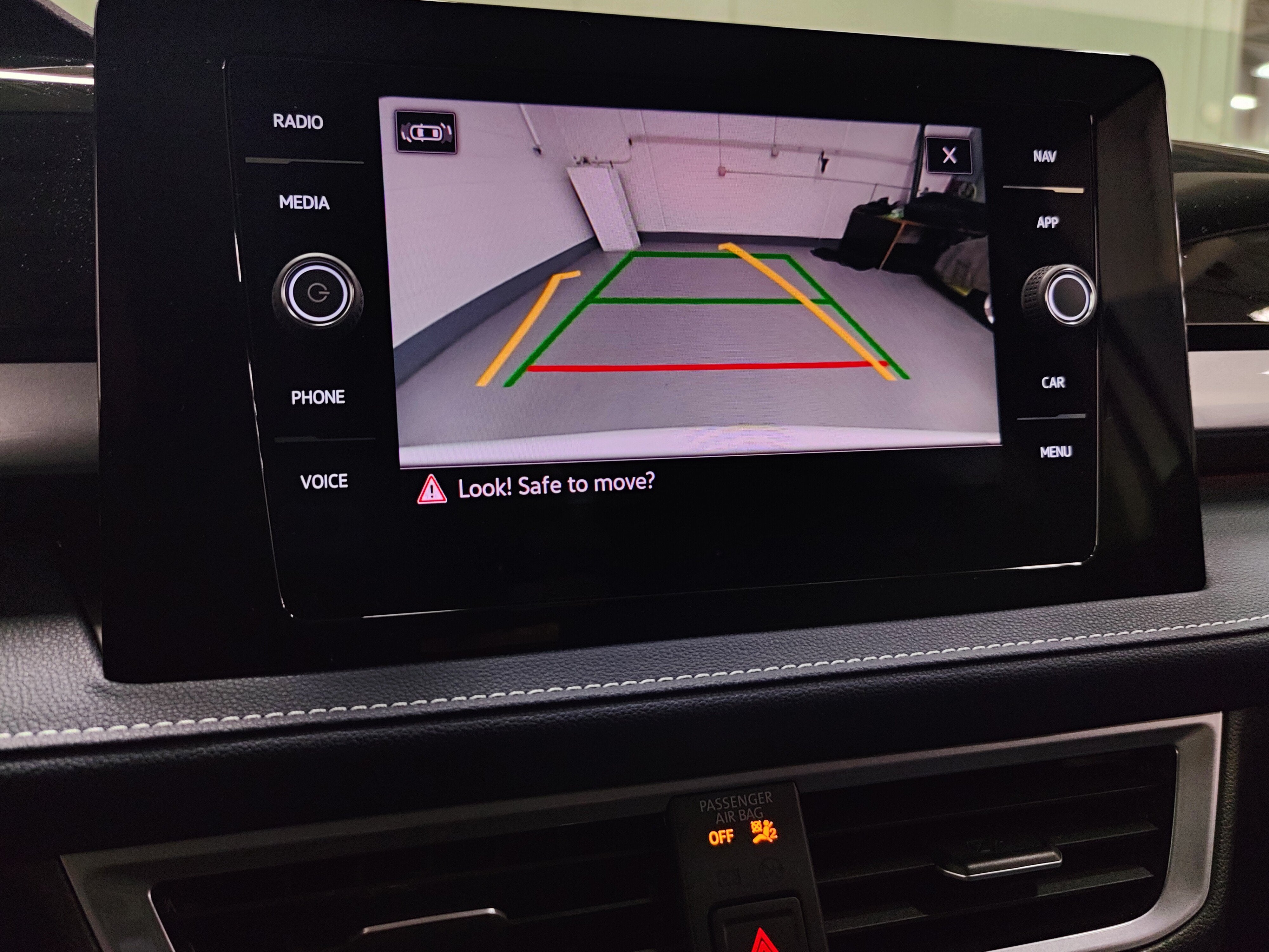 2025 Volkswagen Taos SEL AWD w/Sunroof/Nav
