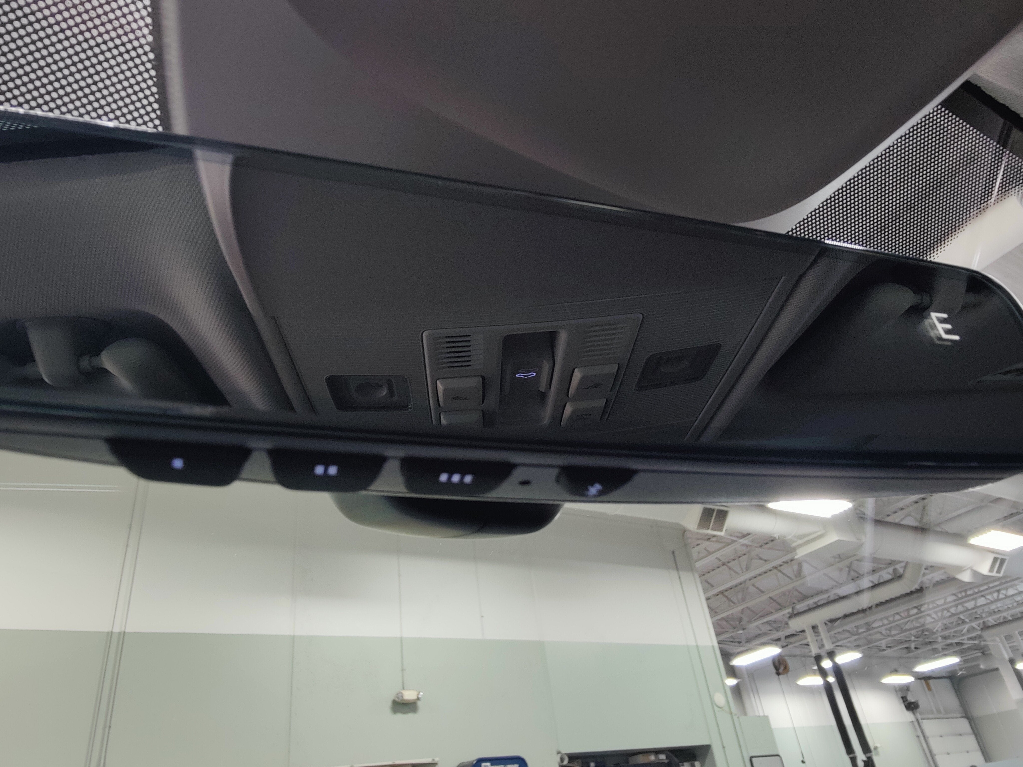 2025 Volkswagen Taos SEL AWD w/Sunroof/Nav