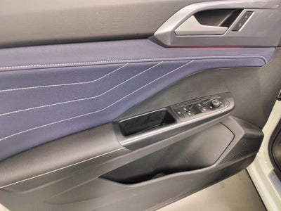 2025 Volkswagen Taos SEL AWD w/Sunroof/Nav